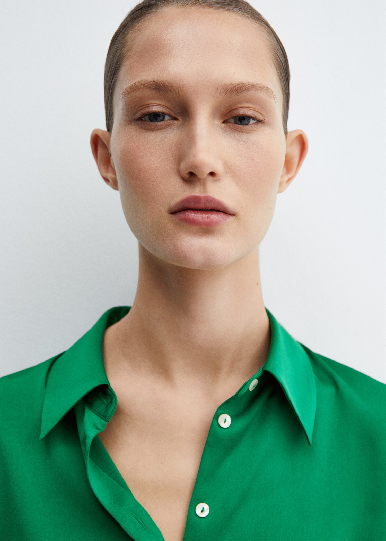 Satin finish flowy shirt - Details of the article 1