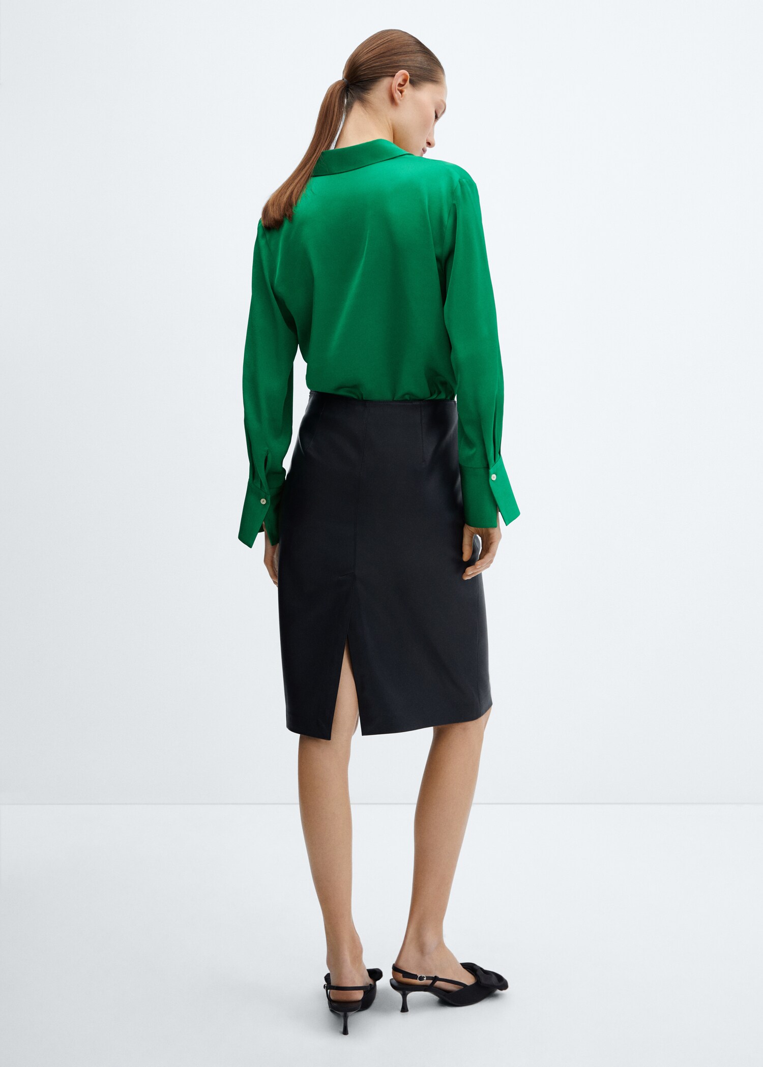 Satin finish flowy shirt - Reverse of the article