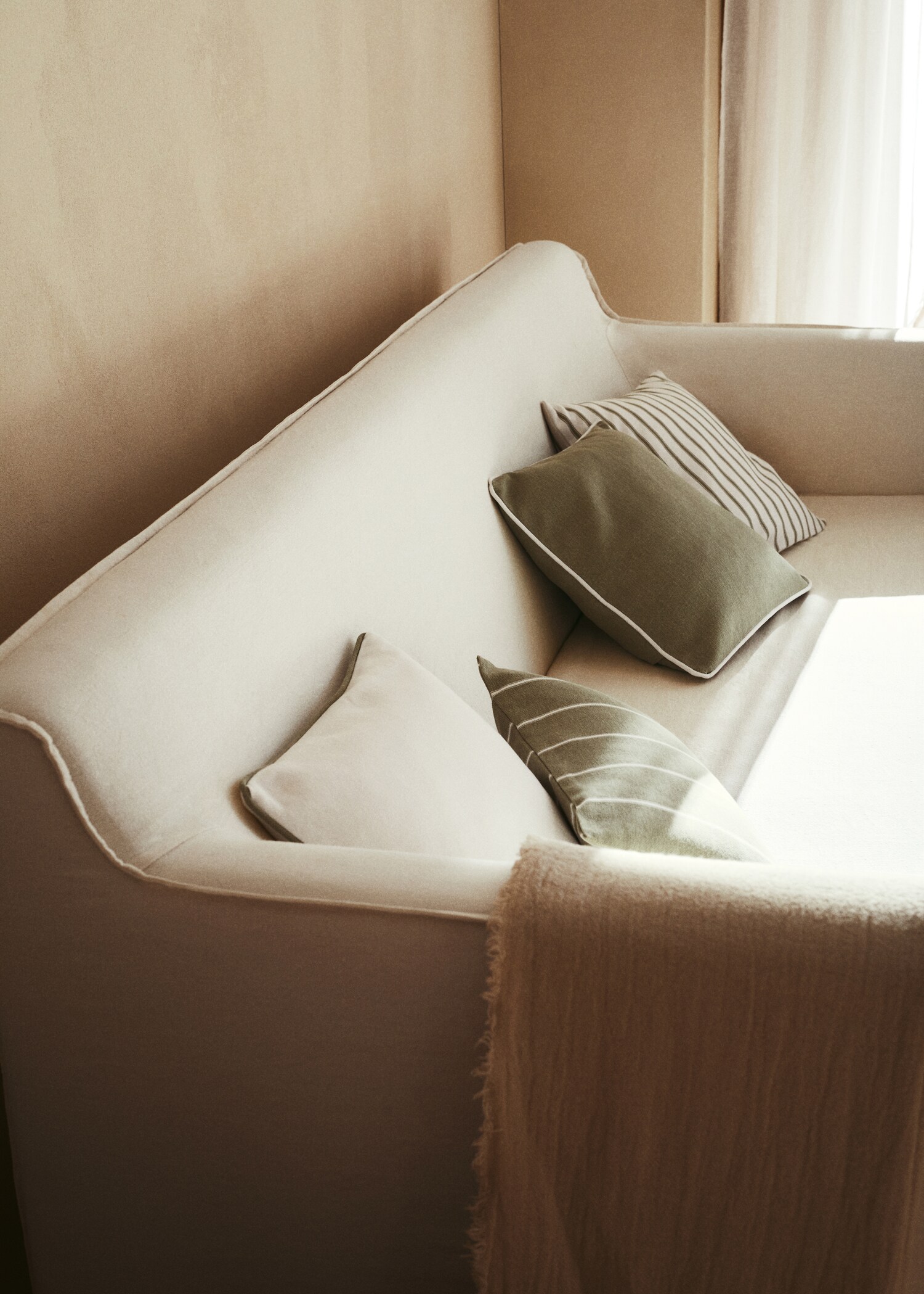 Cushion cover with contrasting trim 45x45cm - Details of the article 6