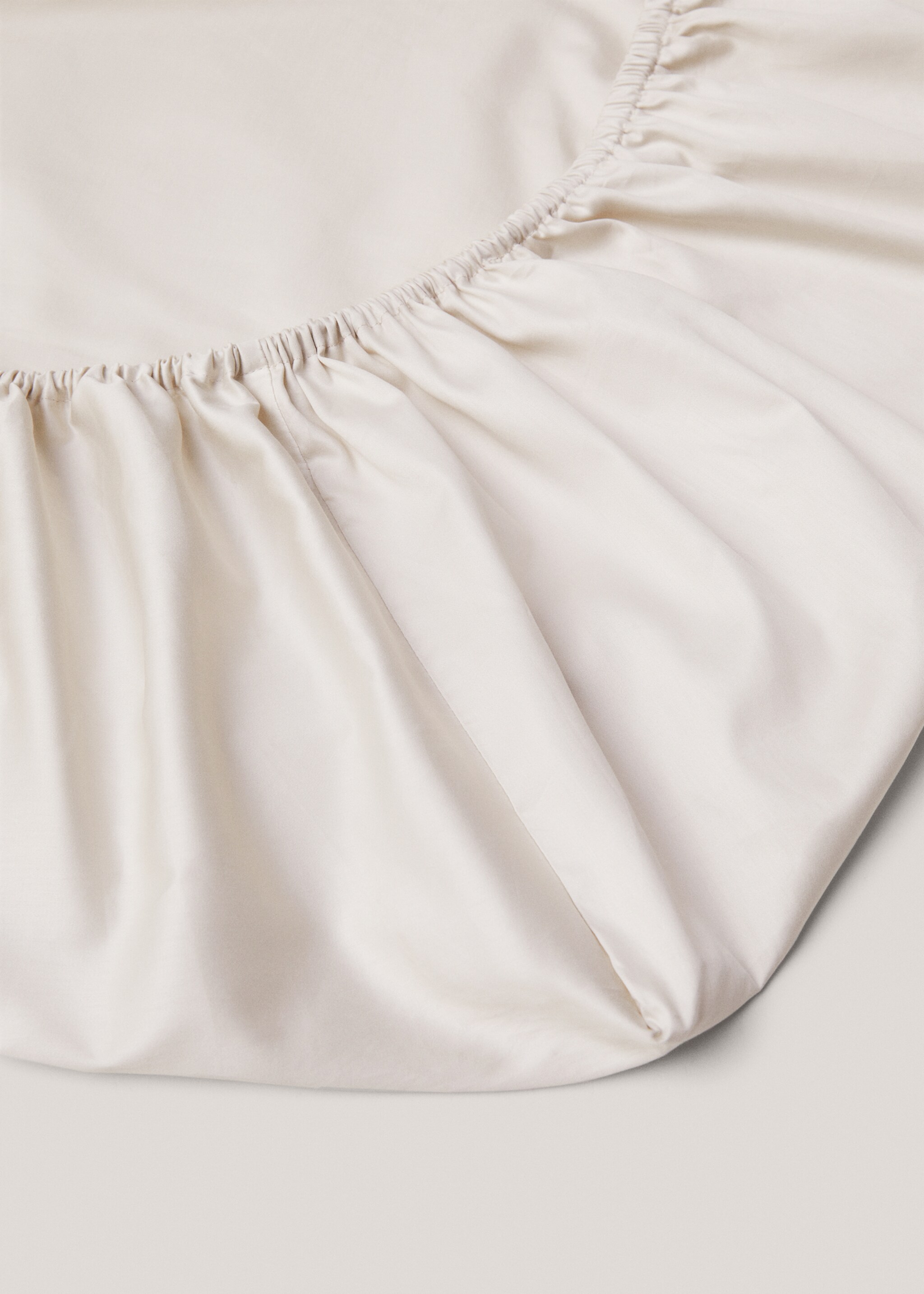 Satin fitted sheet for king bed - Details of the article 1, Beige. Ref: 67034054-00.
