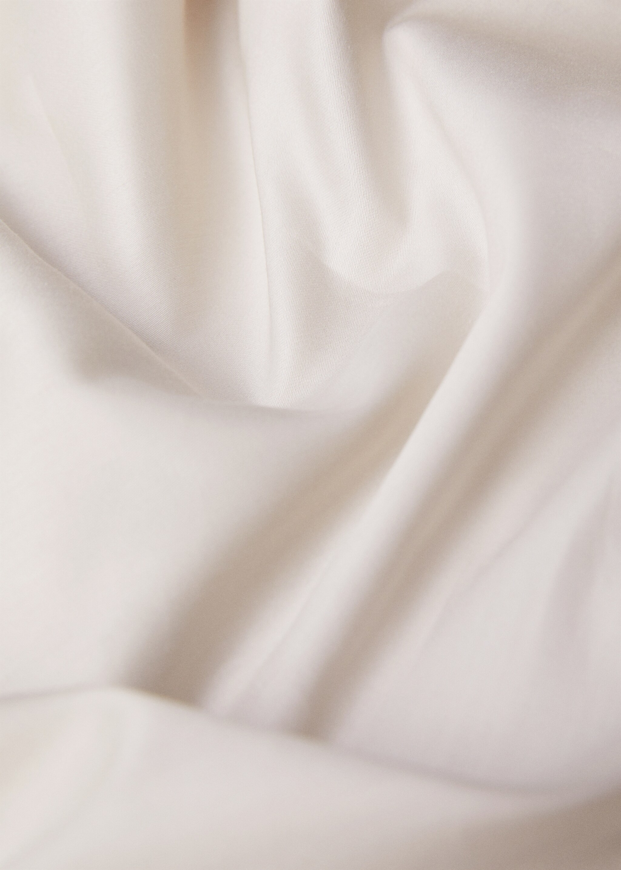 Satin fitted sheet for king bed - Details of the article 2, Beige. Ref: 67034054-00.