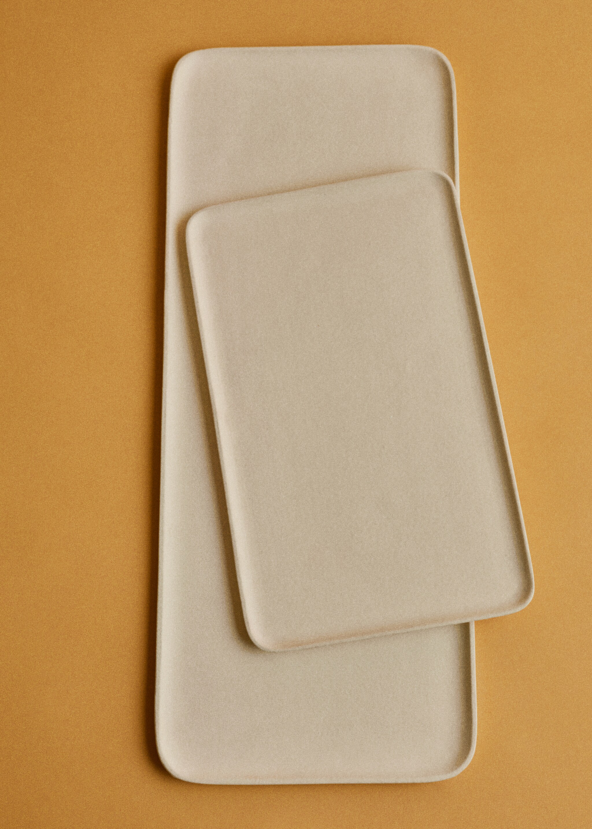 Rectangular metal tray 30x18.5cm - Details of the article 6, Off White. Ref: 67034056-00.