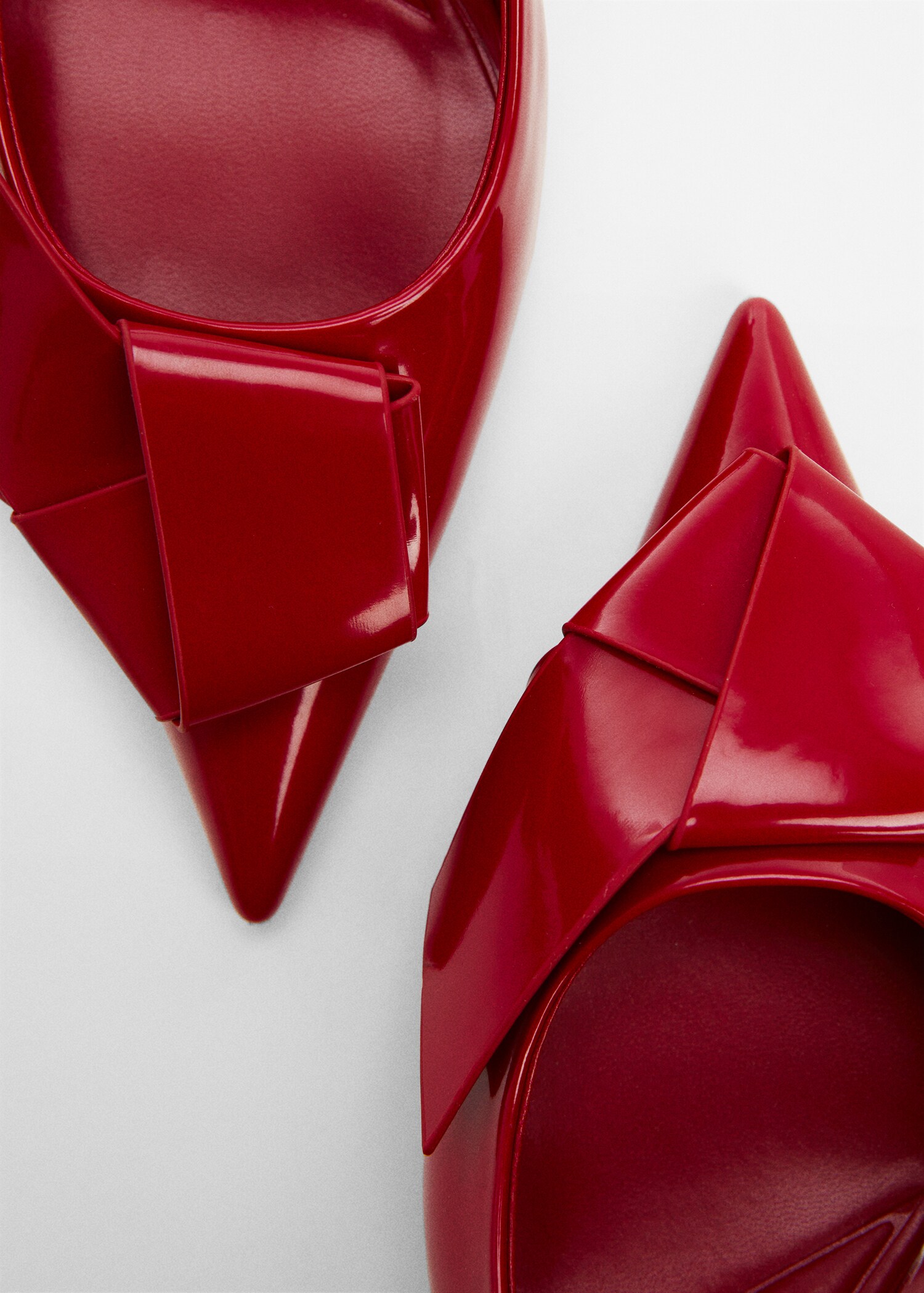 Bow-heeled shoes - Details of the article 2