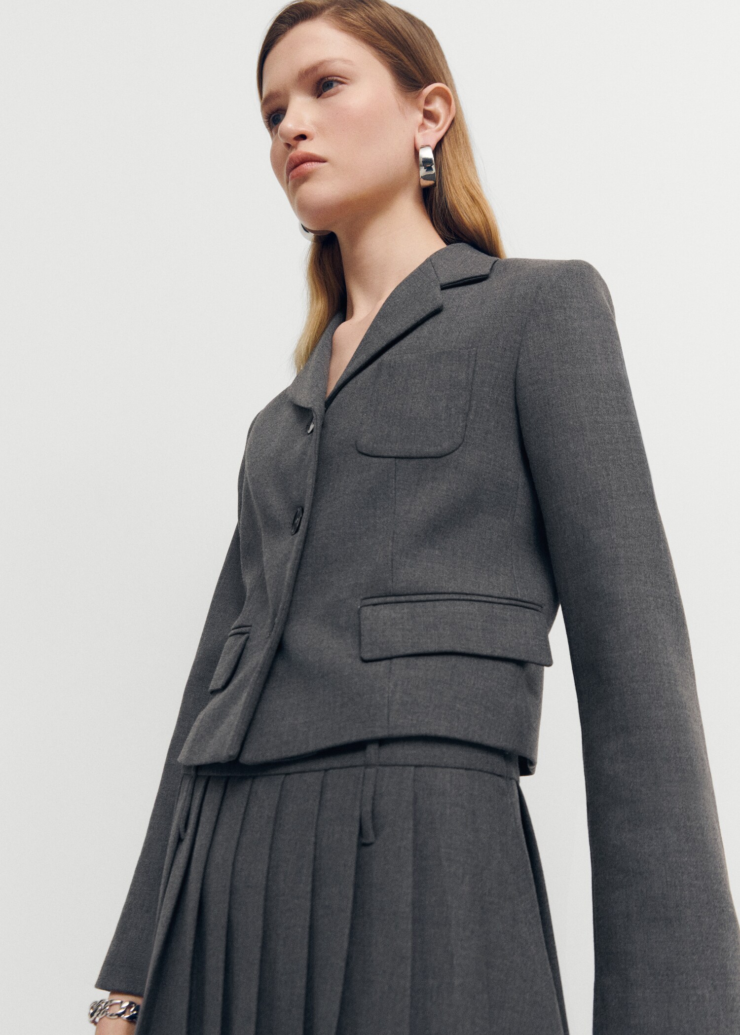Blazer mit Taschen in Cropped-Länge - Mittlere Ansicht
