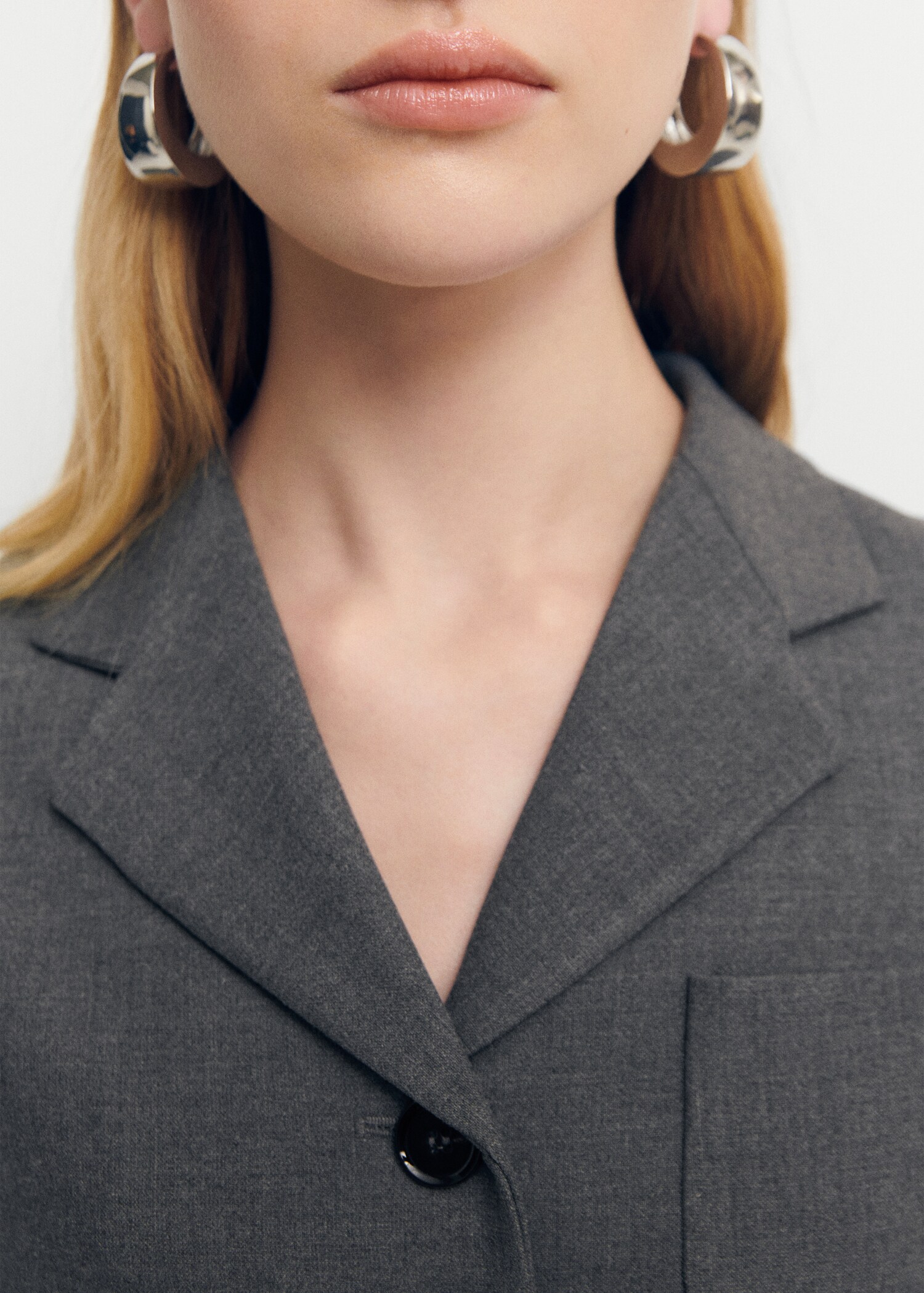 Blazer mit Taschen in Cropped-Länge - Detail des Artikels 6