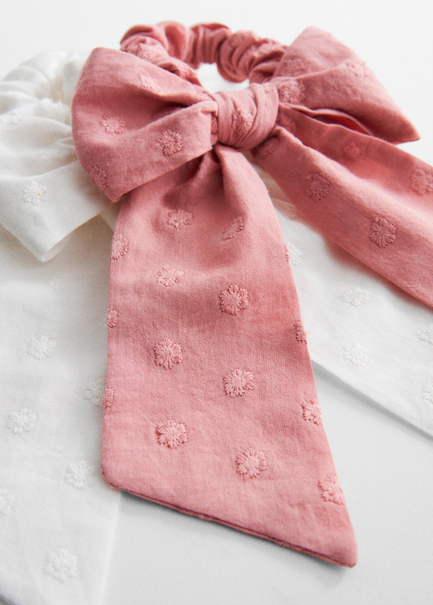 2-pak scrunchies met strik - Middenvlak