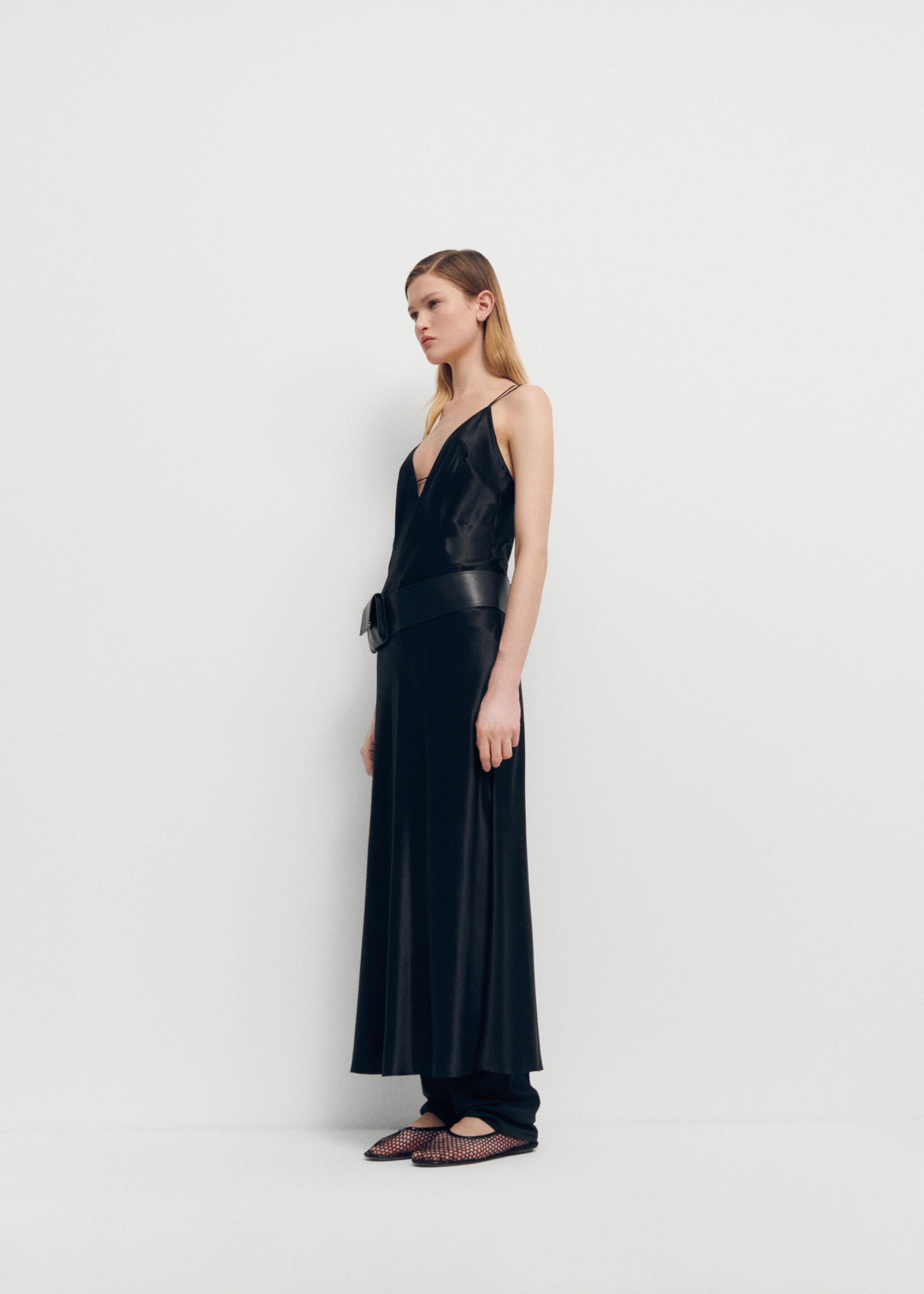 Vestido lencero seda - Detalle del artículo 2, Negro. Ref: 67034789-00.