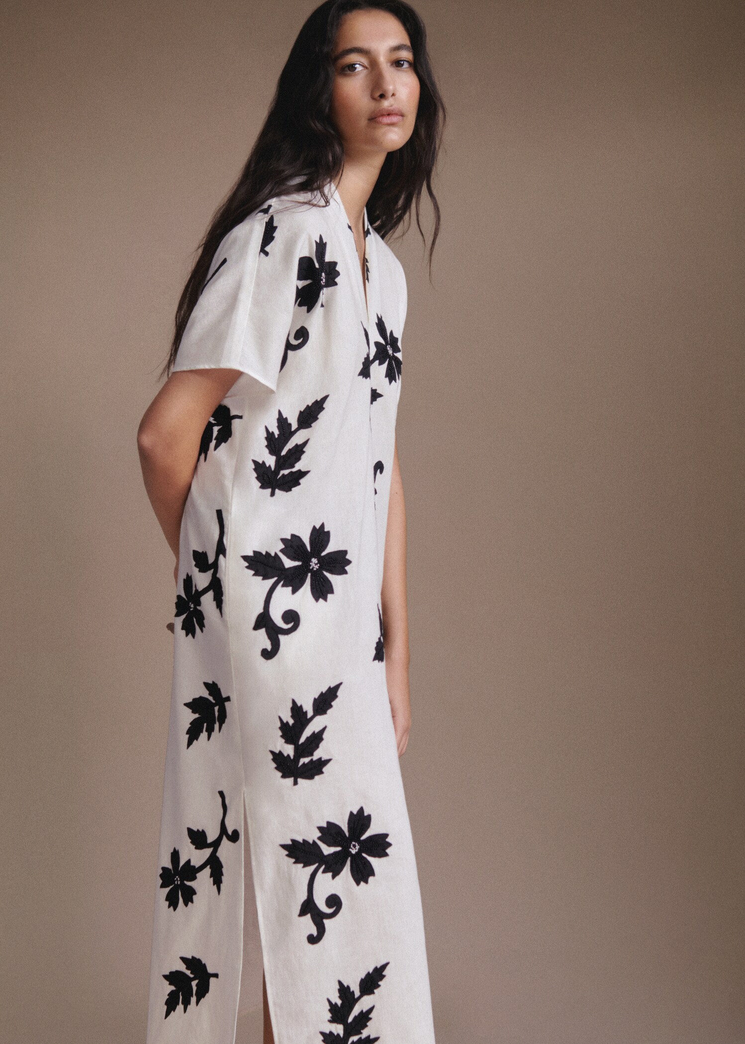 V-neck floral dress - Details of the article 6