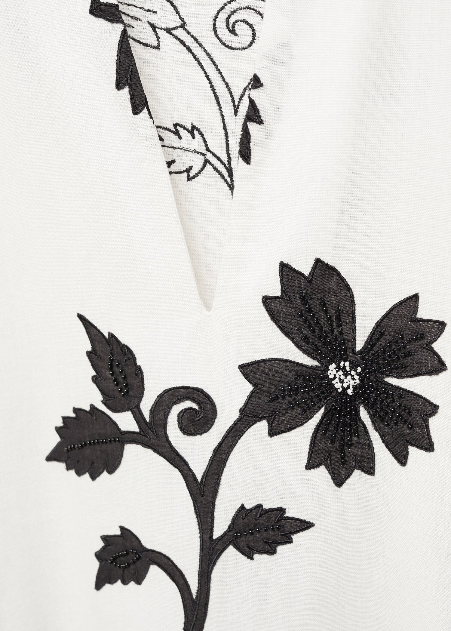 V-neck floral dress - Details of the article 8