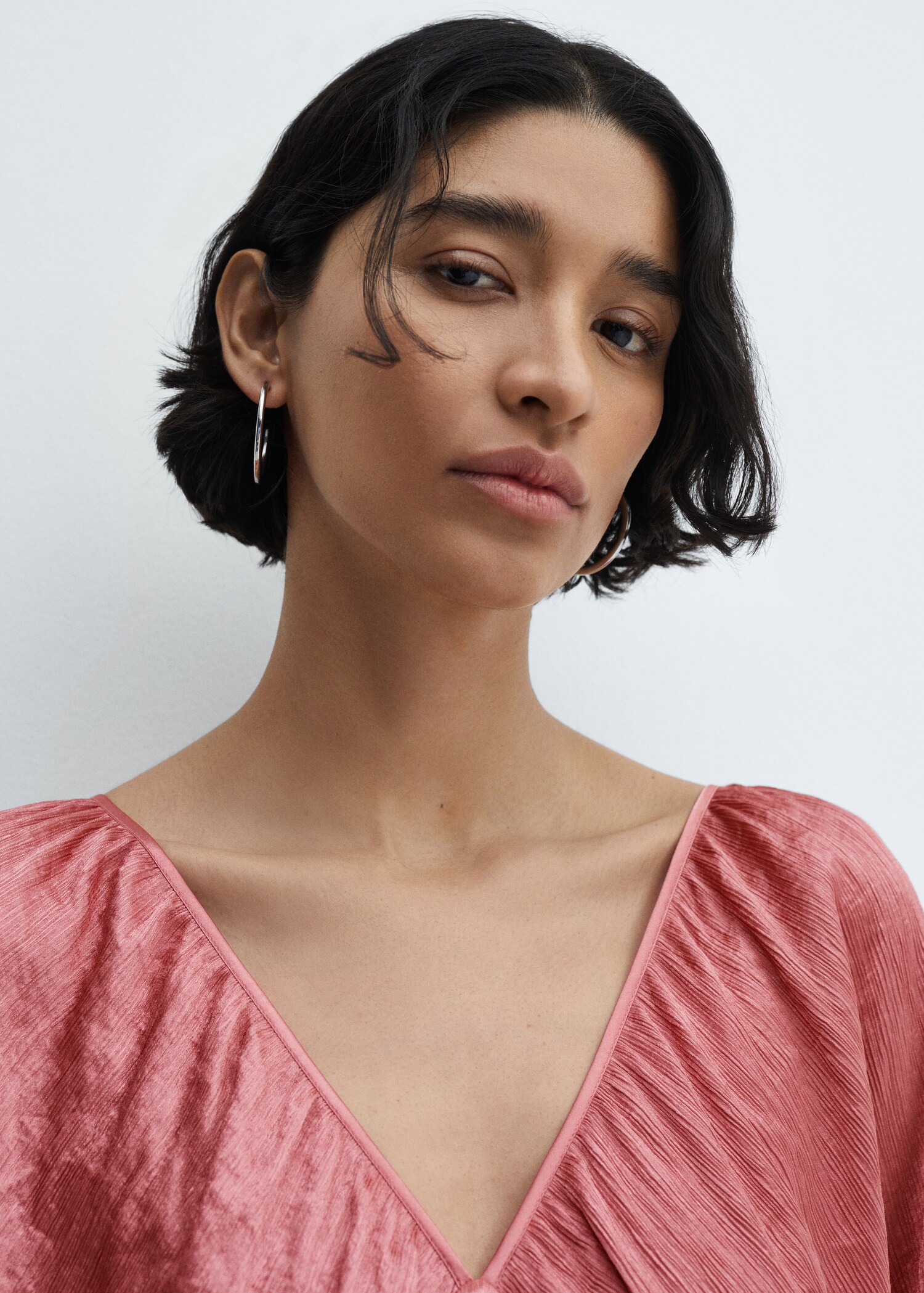 V-neck satin dress - Details of the article 1