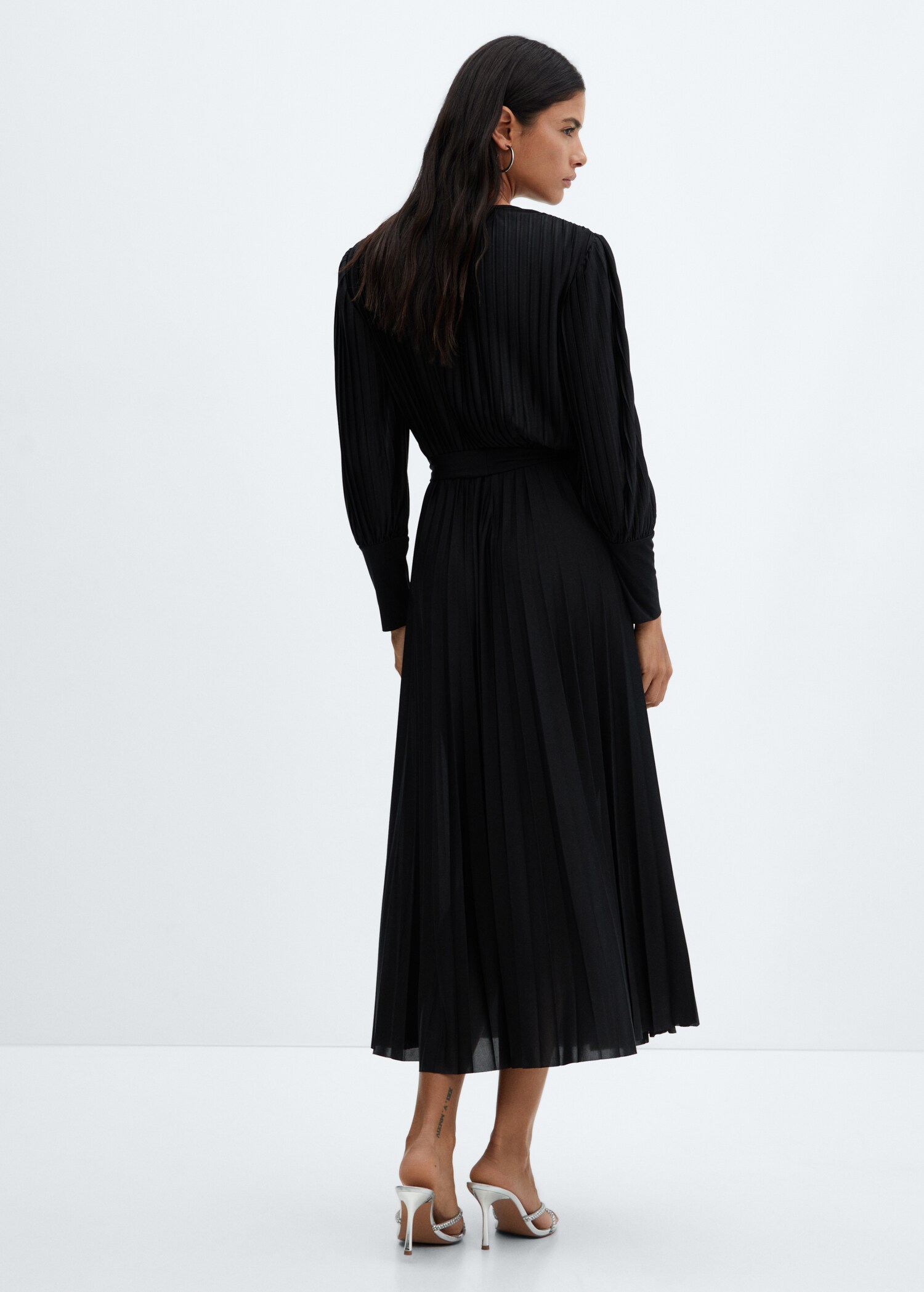 Pleated wrap dress - Reverse of the article