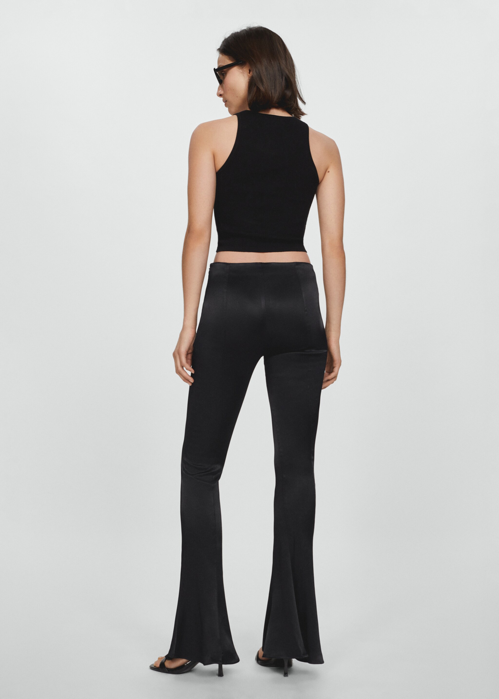 Pantalon satiné évasé - Verso de l’article, Noir. Ref: 67035754-00.