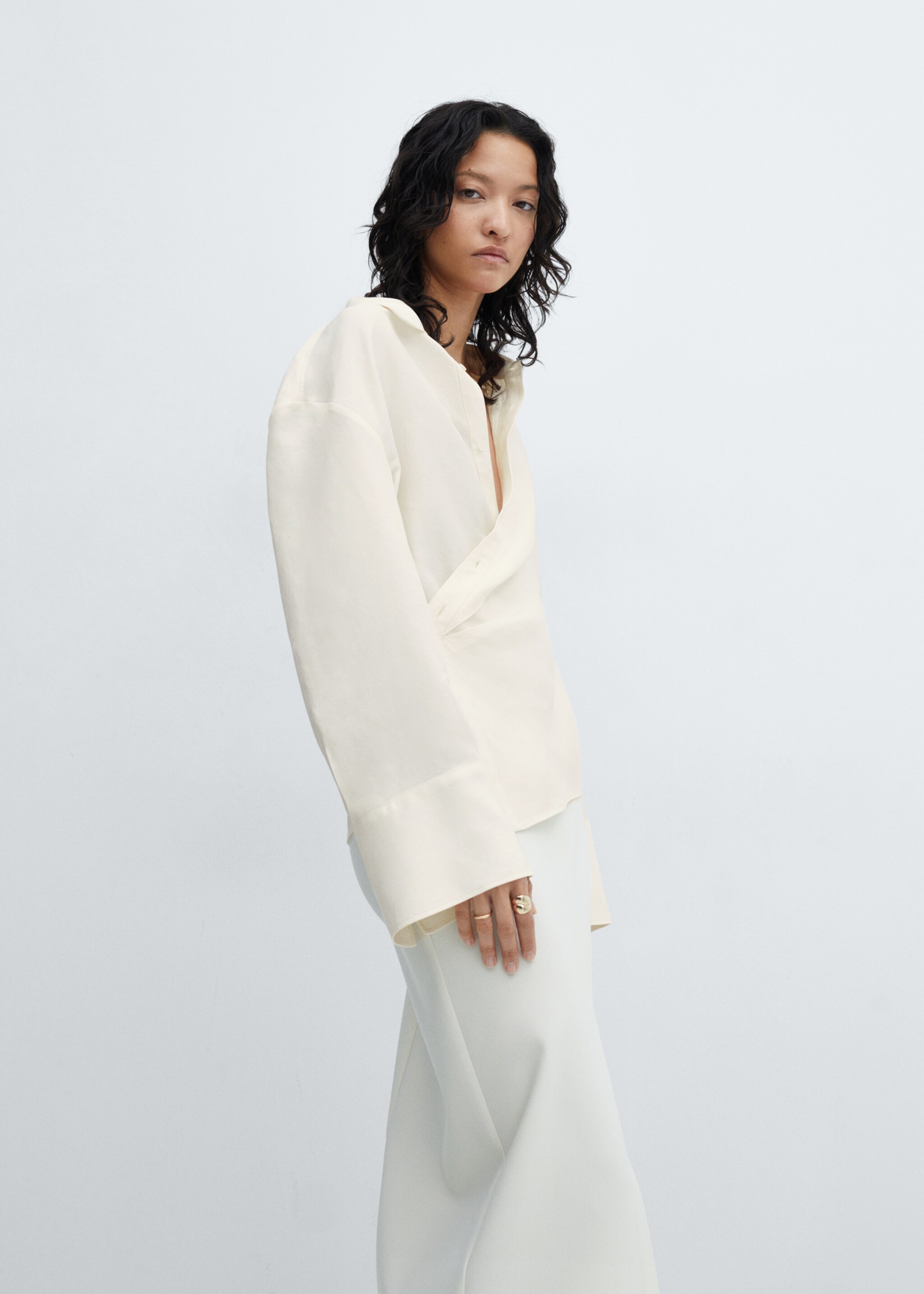 Wrap linen-blend shirt - Details of the article 1, Ecru. Ref: 67035755-00.