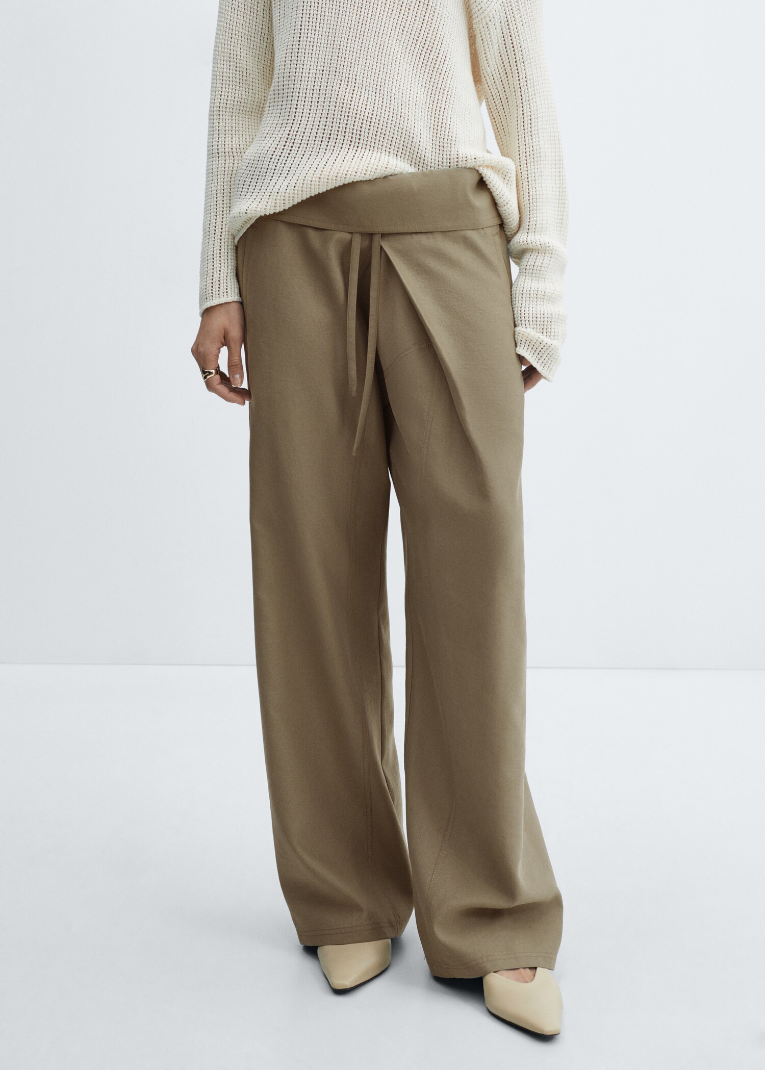 Wideleg-Hose mit umgeschlagenem Bund - Mittlere Ansicht
