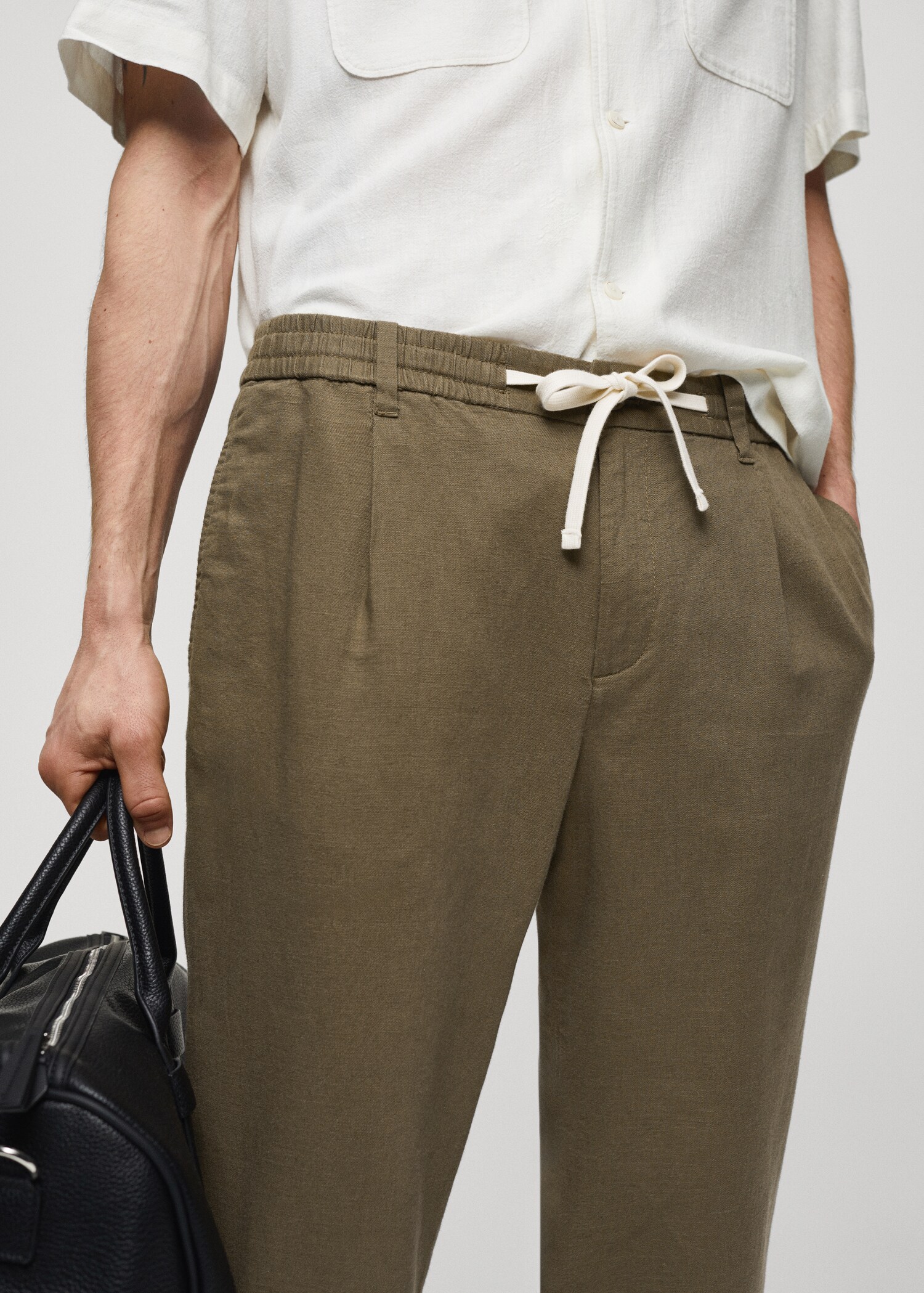 Slim-fit trousers with drawstring - Details of the article 1