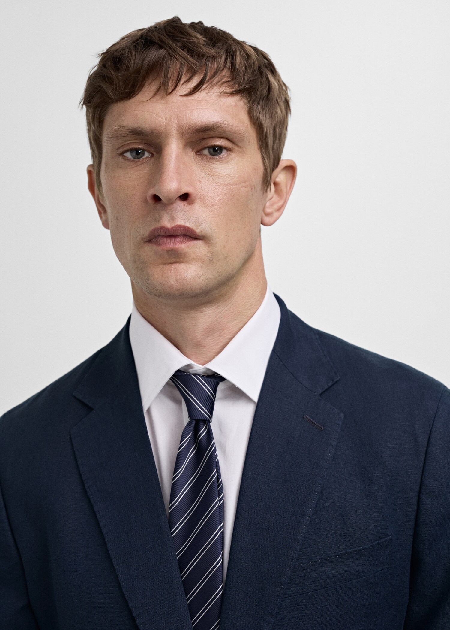 100% linen slim-fit suit jacket - Details of the article 1