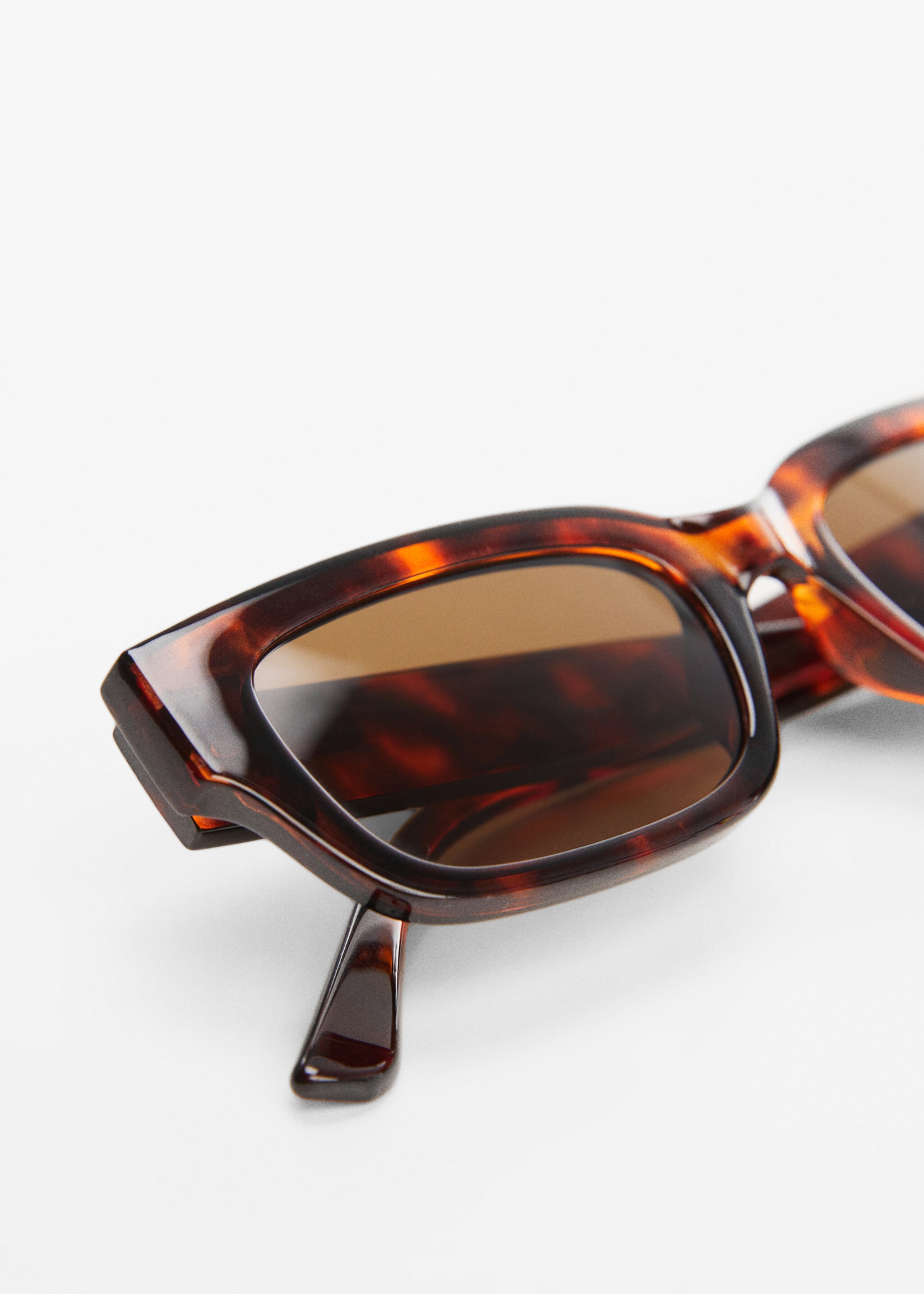 Rectangular sunglasses - Details of the article 2, Chocolate. Ref: 67035987-00.