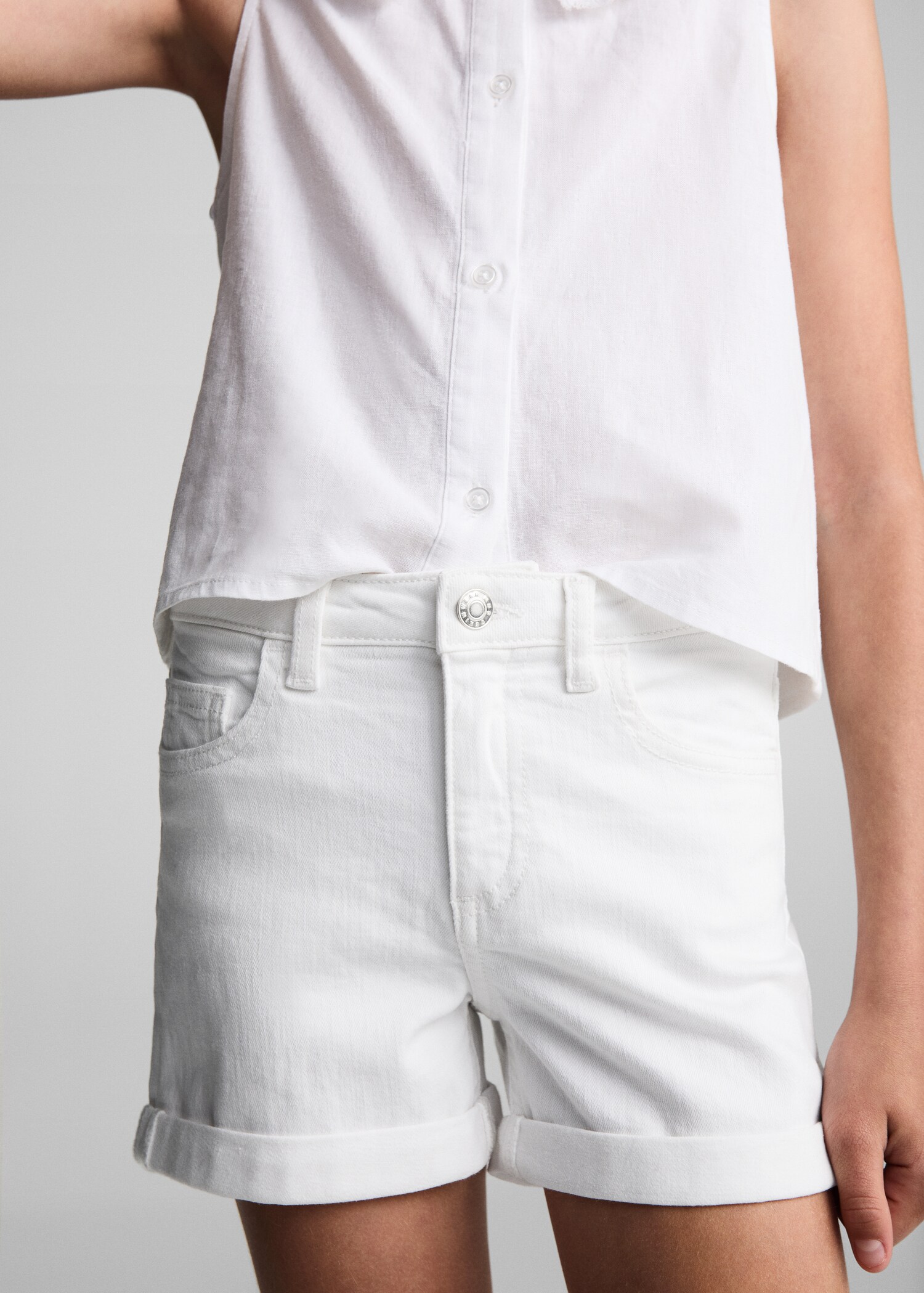 Jeansshorts mit Rollsaum - Detail des Artikels 1