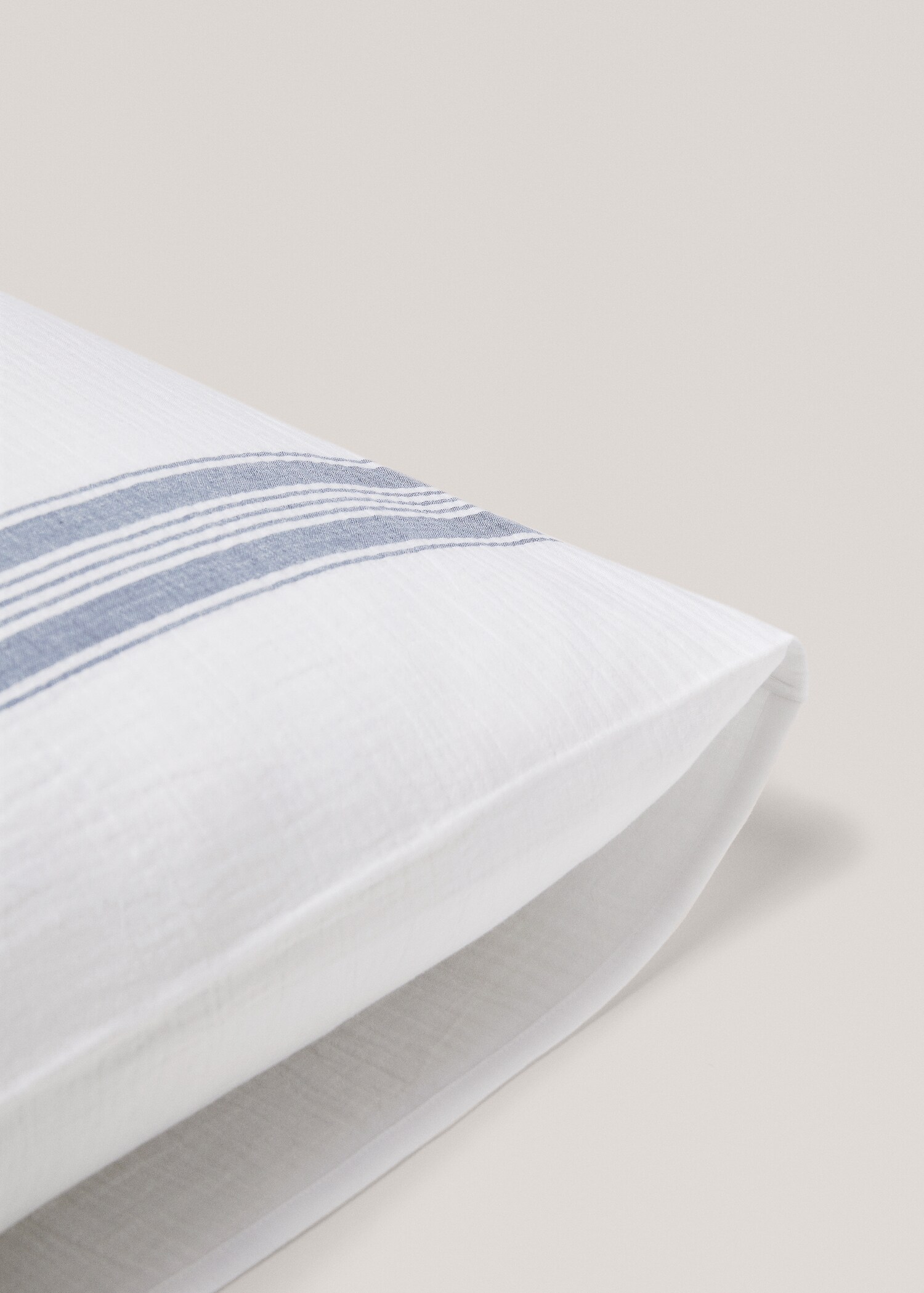 Stripedtextured cotton pillowcase 50x75cm - Details of the article 2