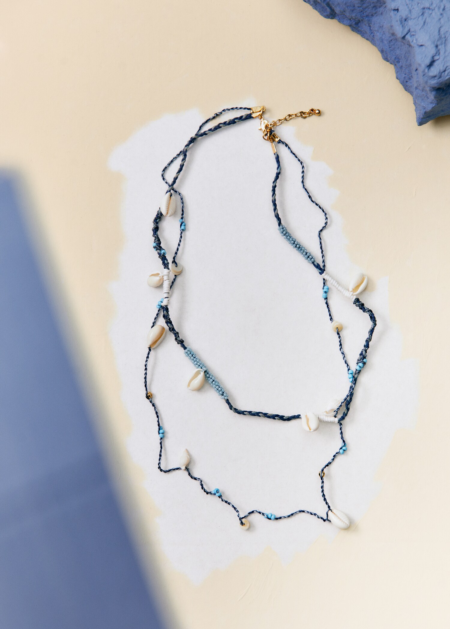 Kette mit Perlen- und Muschelverzierung - Detail des Artikels 6