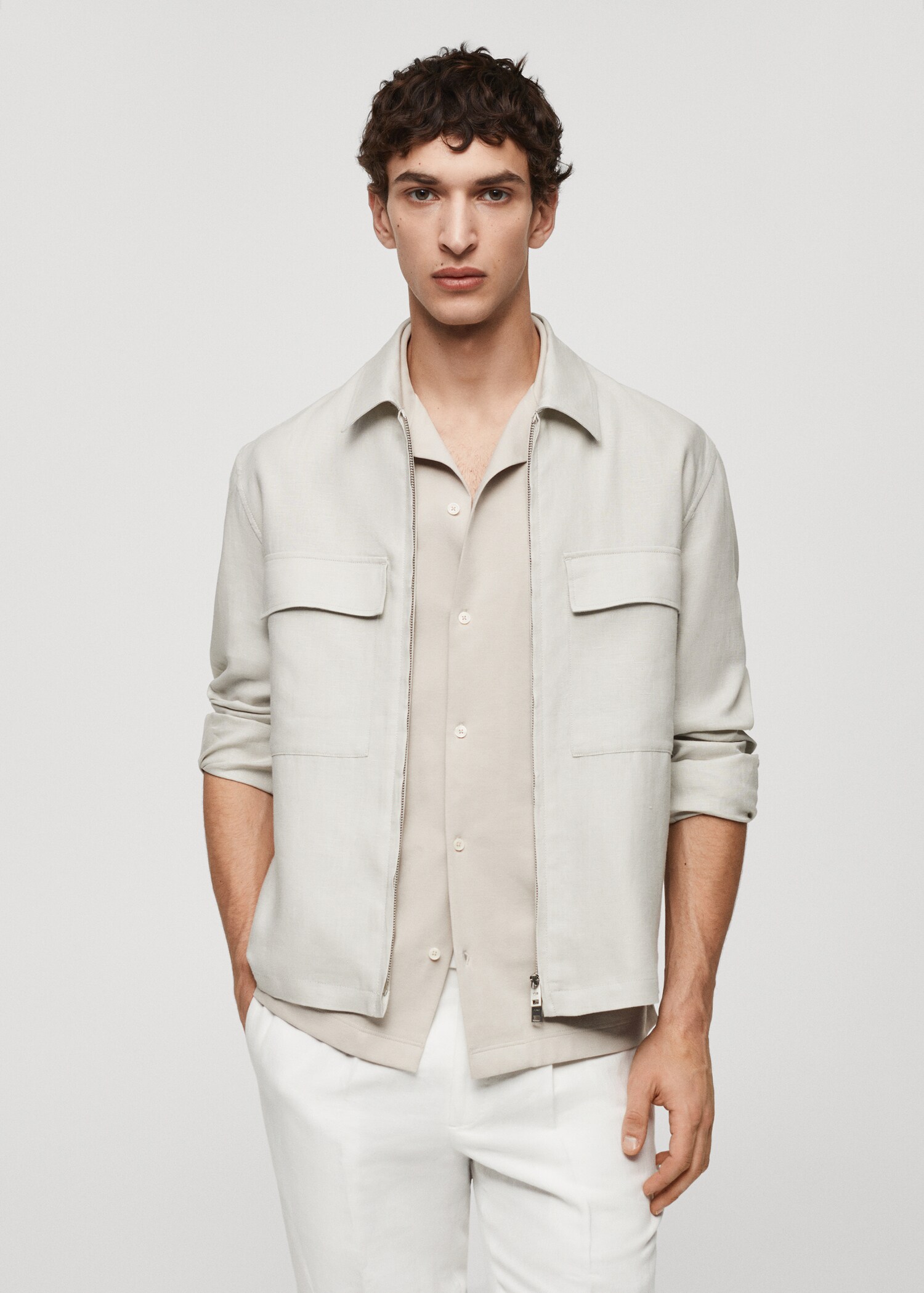 Overshirt mit Taschen aus 100 % Leinen - Mittlere Ansicht