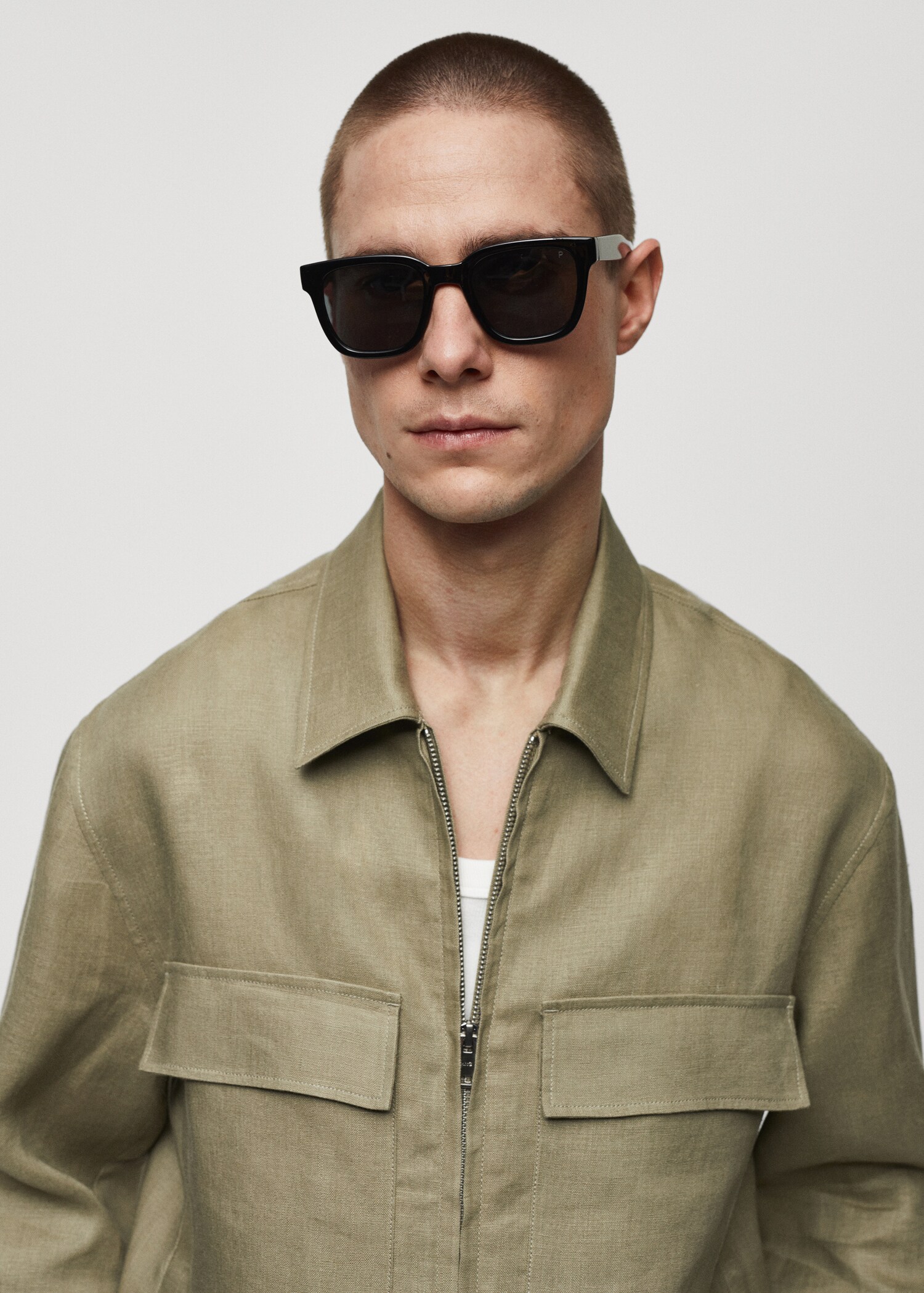 100% linen overshirt with pockets - Details of the article 1