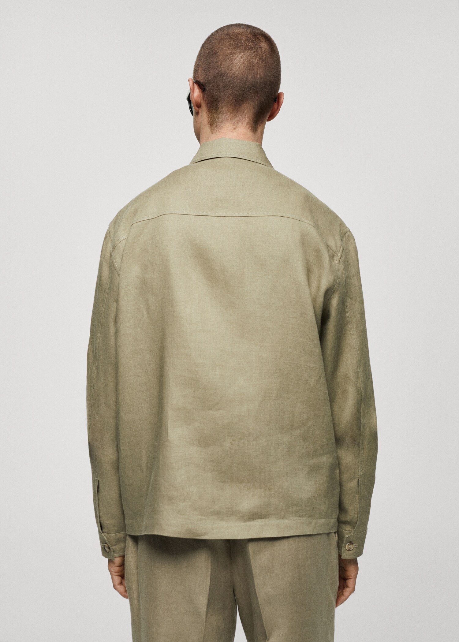100% linen overshirt with pockets - Reverse of the article