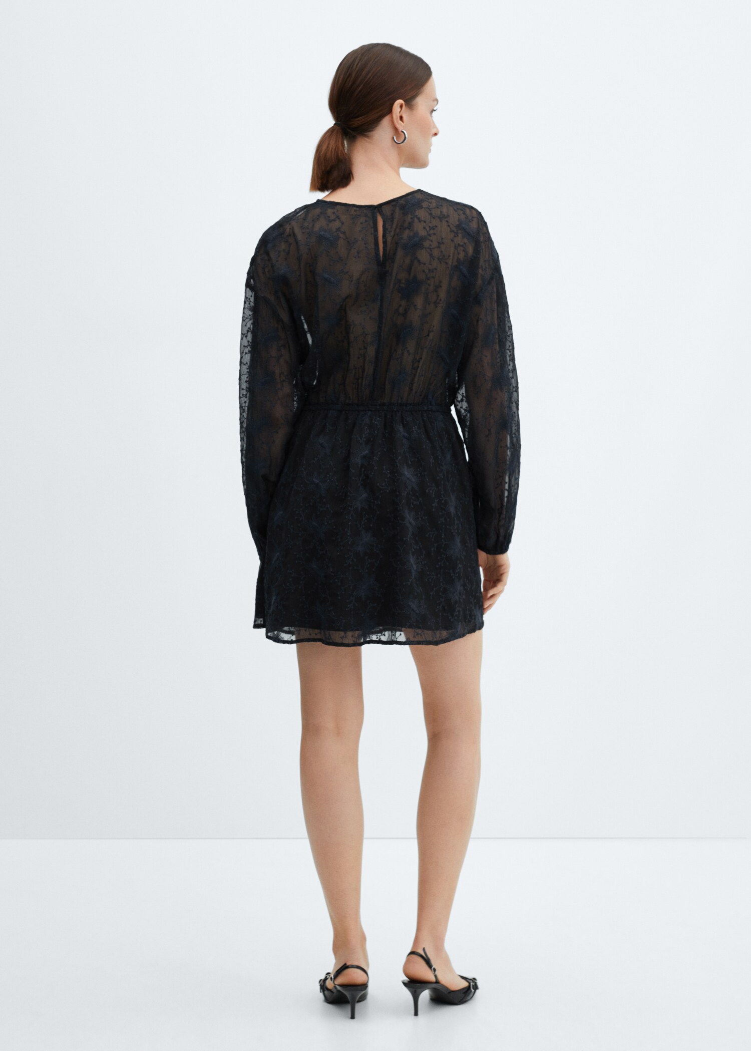 Puff-sleeved embroidered dress - Reverse of the article