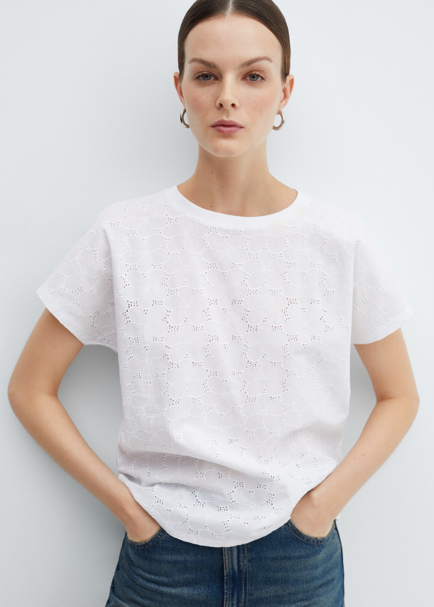 Baumwoll-T-Shirt mit Lochmuster - Mittlere Ansicht