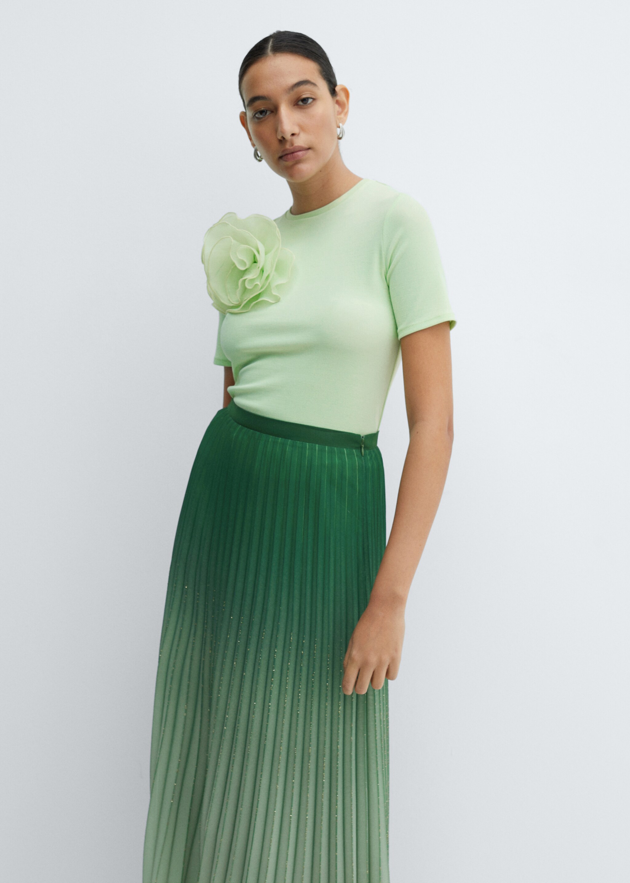 T-shirt with maxi-flower detail - Medium plane