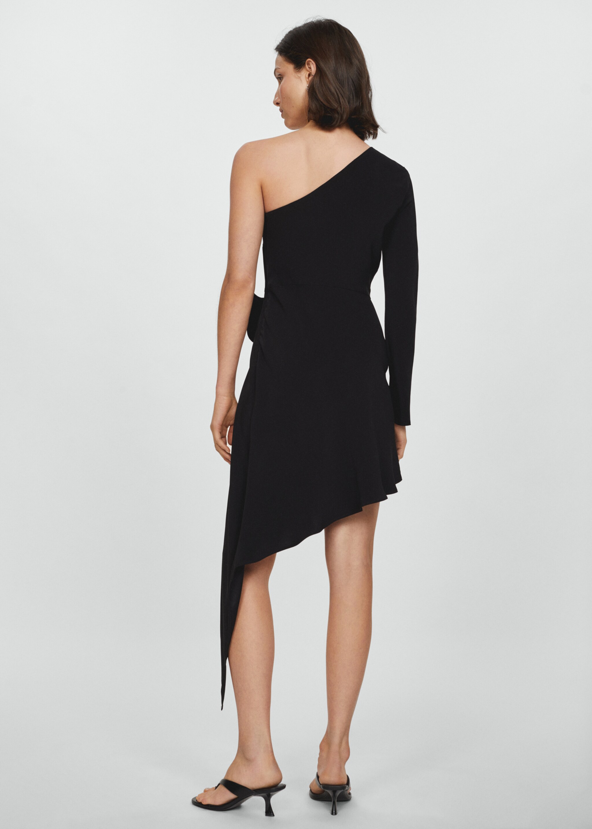 Asymmetrisches Kleid mit XXL-Blume - Rückseite des Artikels