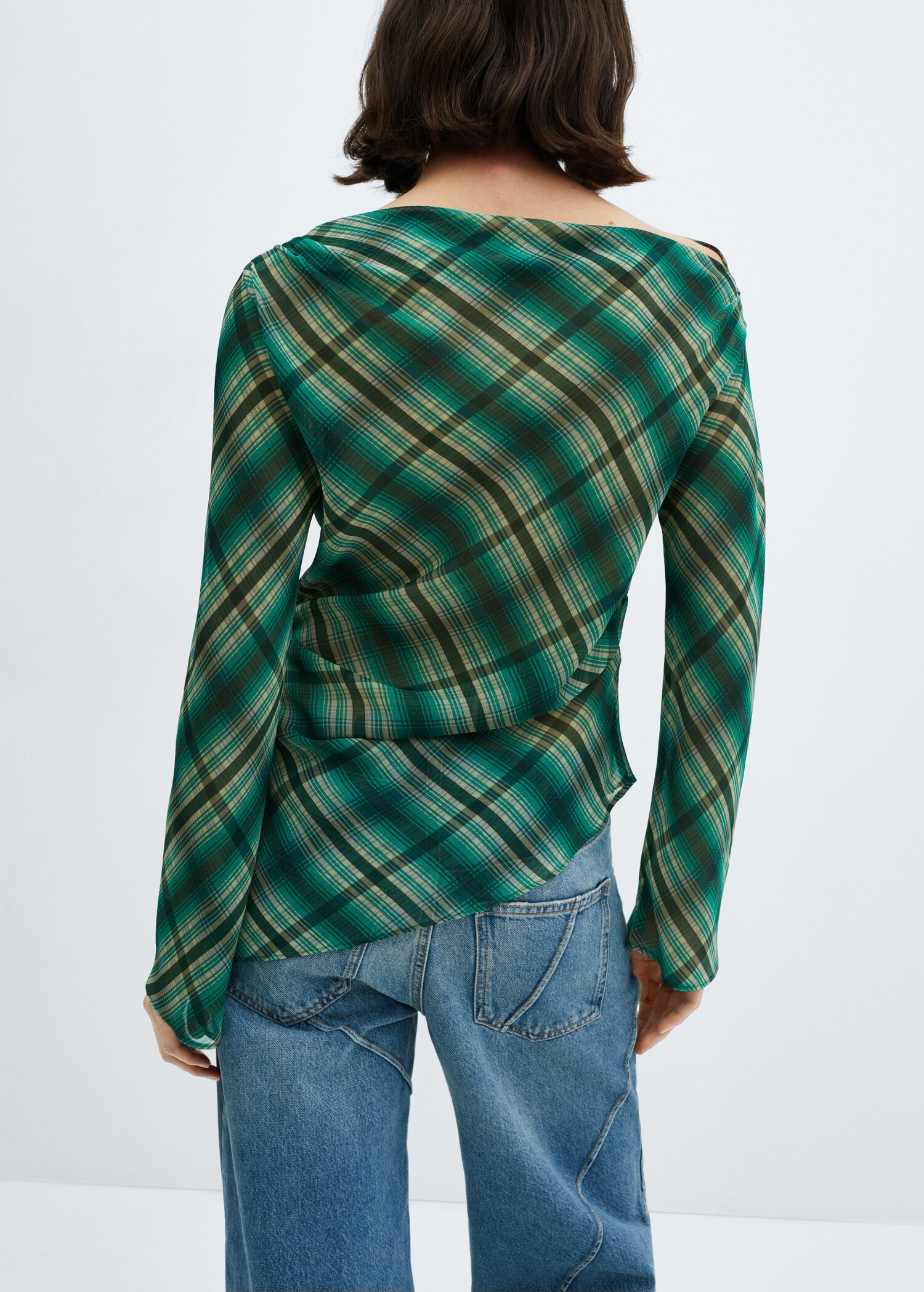 Blusa cuadros asimétrica - Reverso del artículo