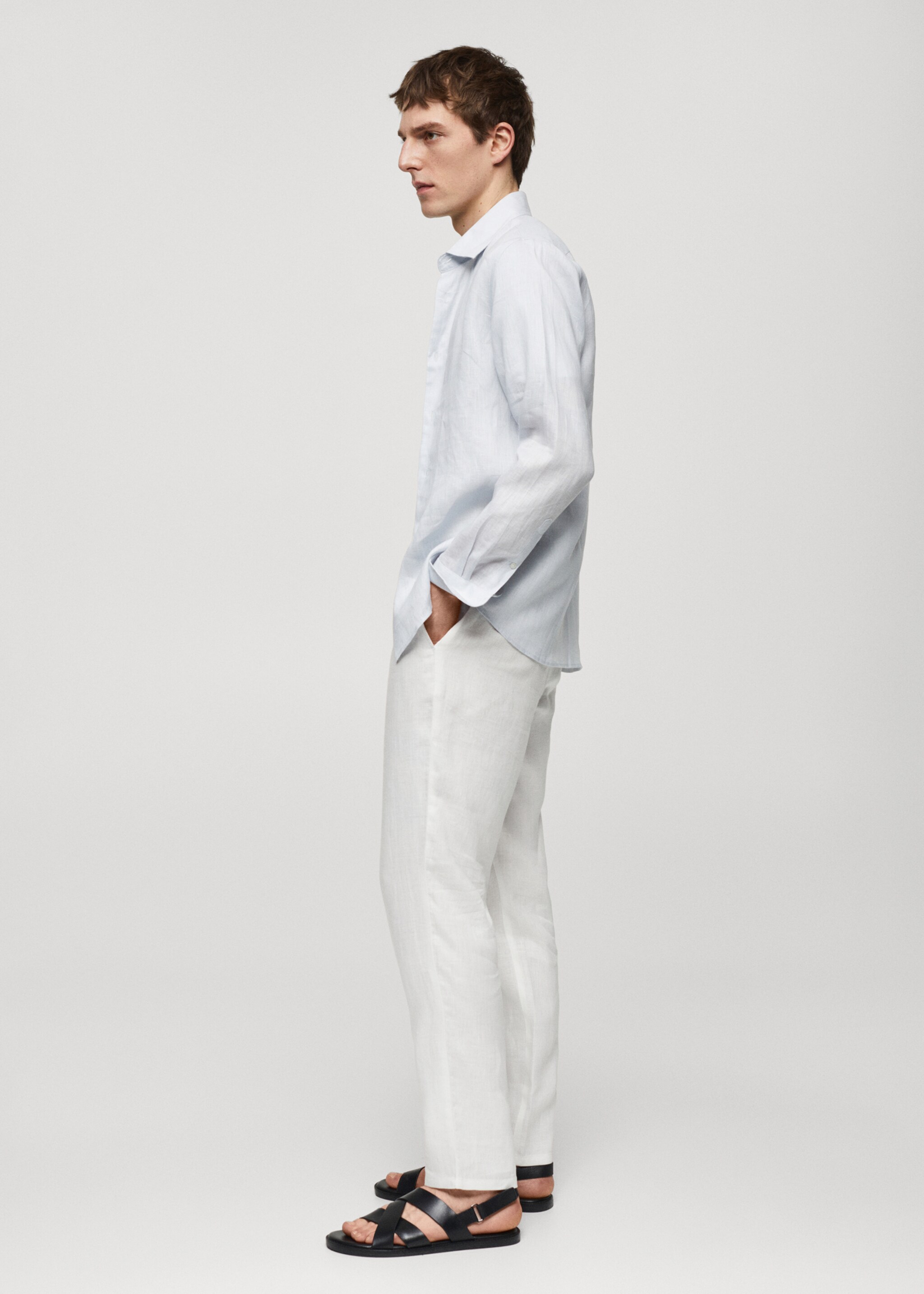 Slim-fit 100% linen trousers - Details of the article 2