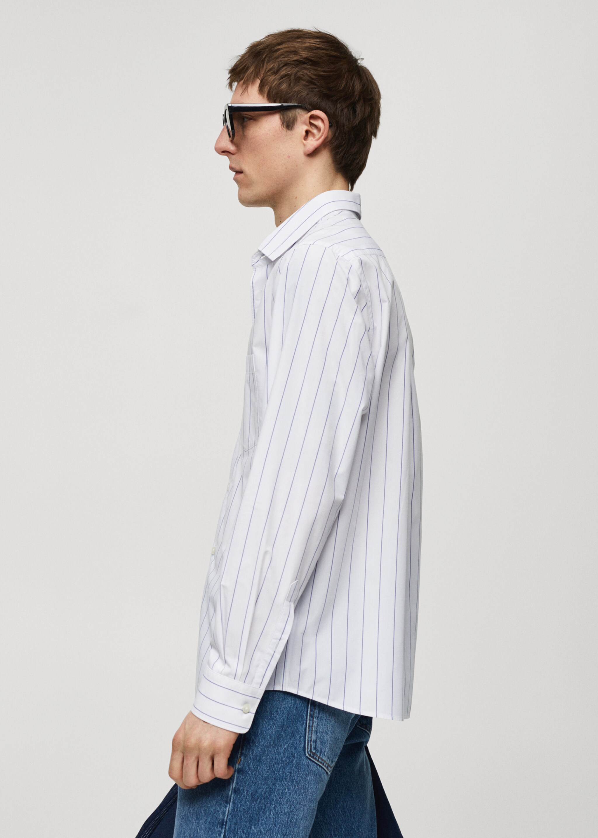 Camisa classic fit às riscas - Pormenor do artigo 2
