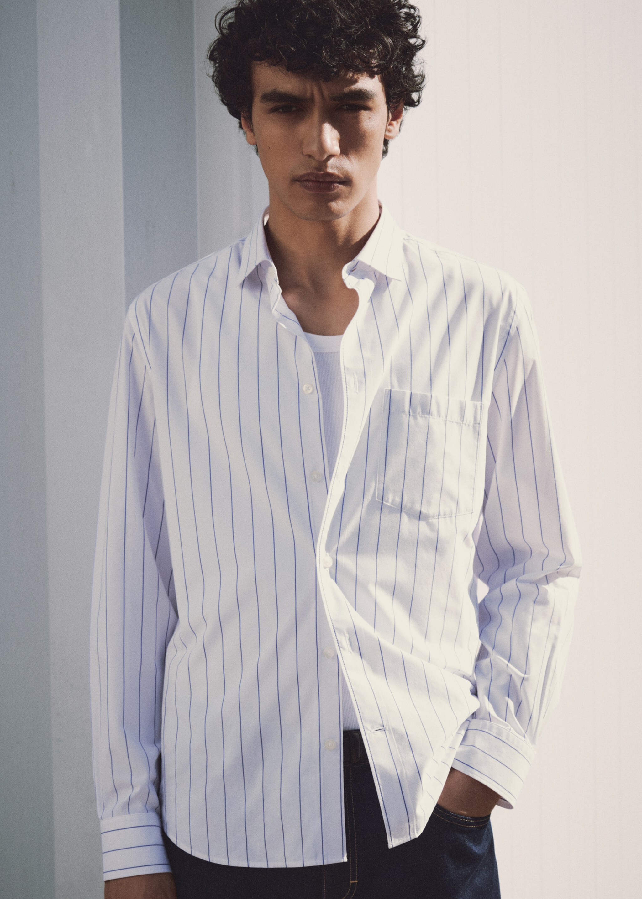 Camisa classic fit às riscas - Pormenor do artigo 5
