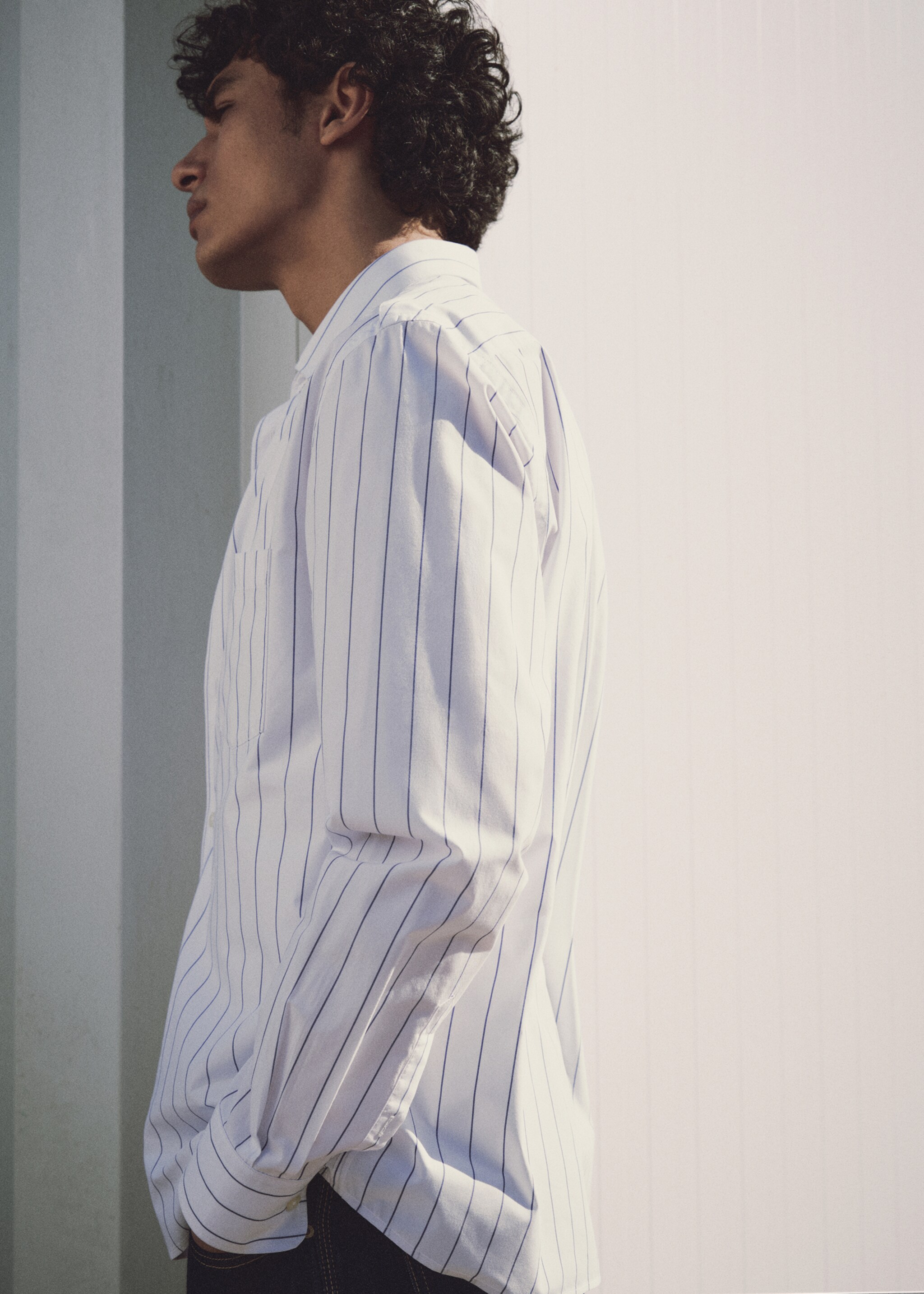 Camisa classic fit às riscas - Pormenor do artigo 6