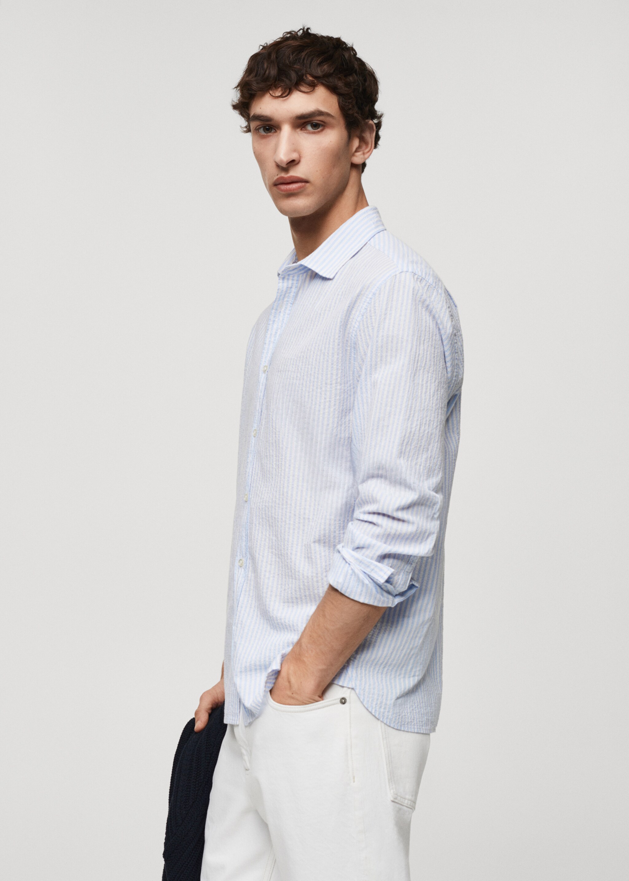 Classic-fit seersucker cotton shirt - Details of the article 2