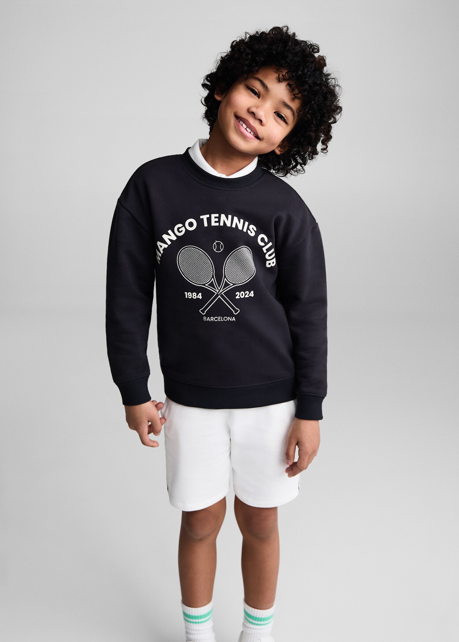 Sweater message imprimé - Plan moyen