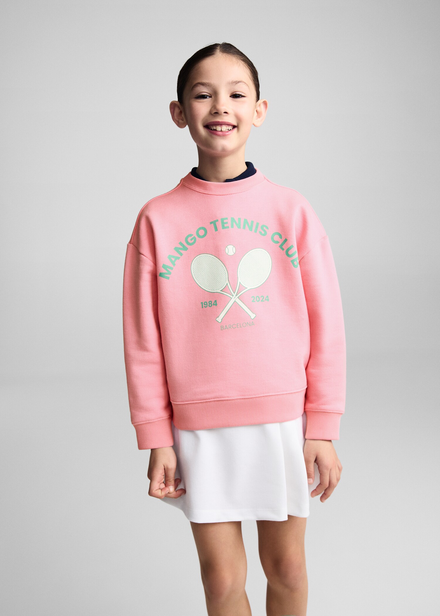 Sweater message imprimé - Plan moyen