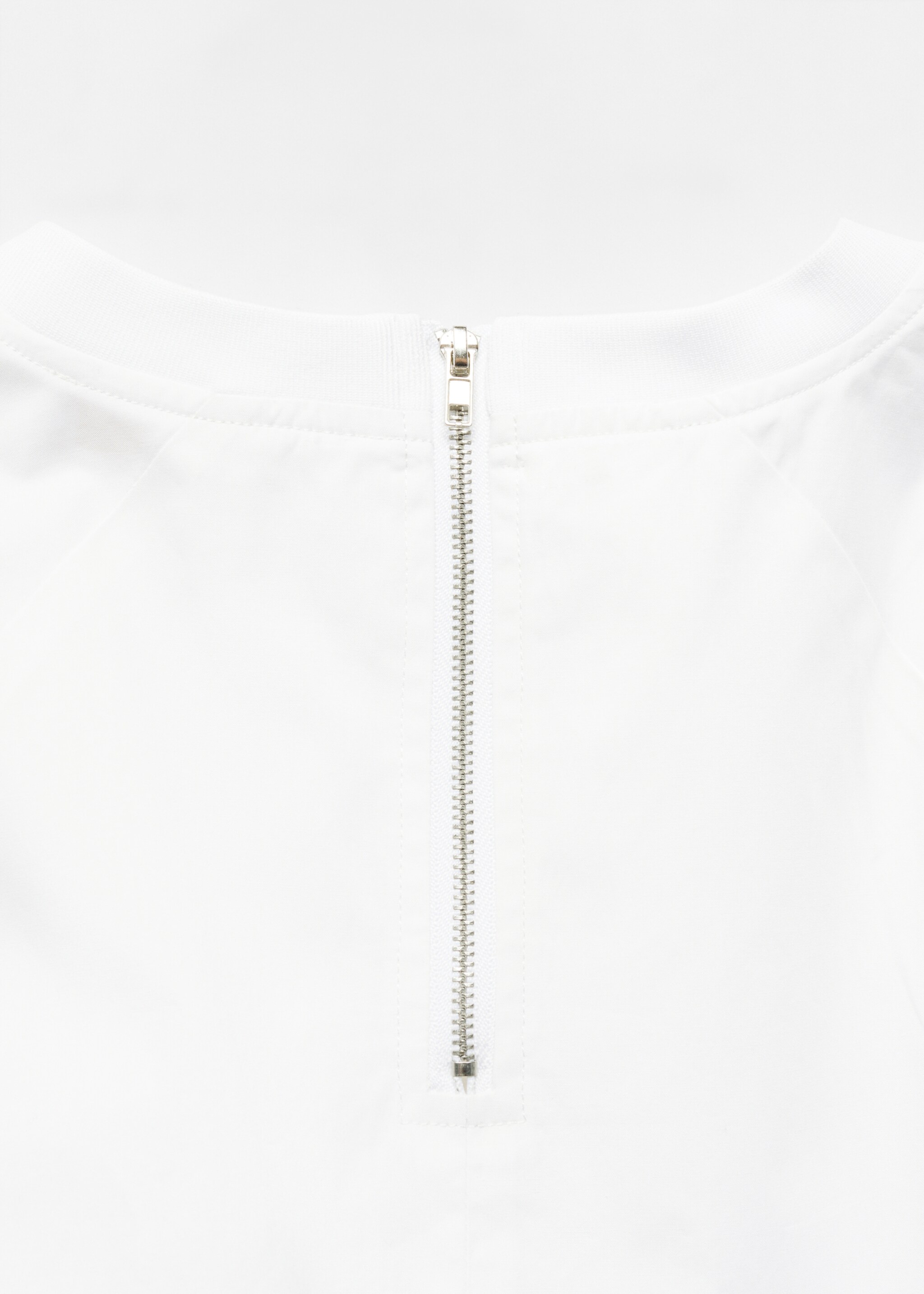 Puffed sleeves blouse - Details of the article 8