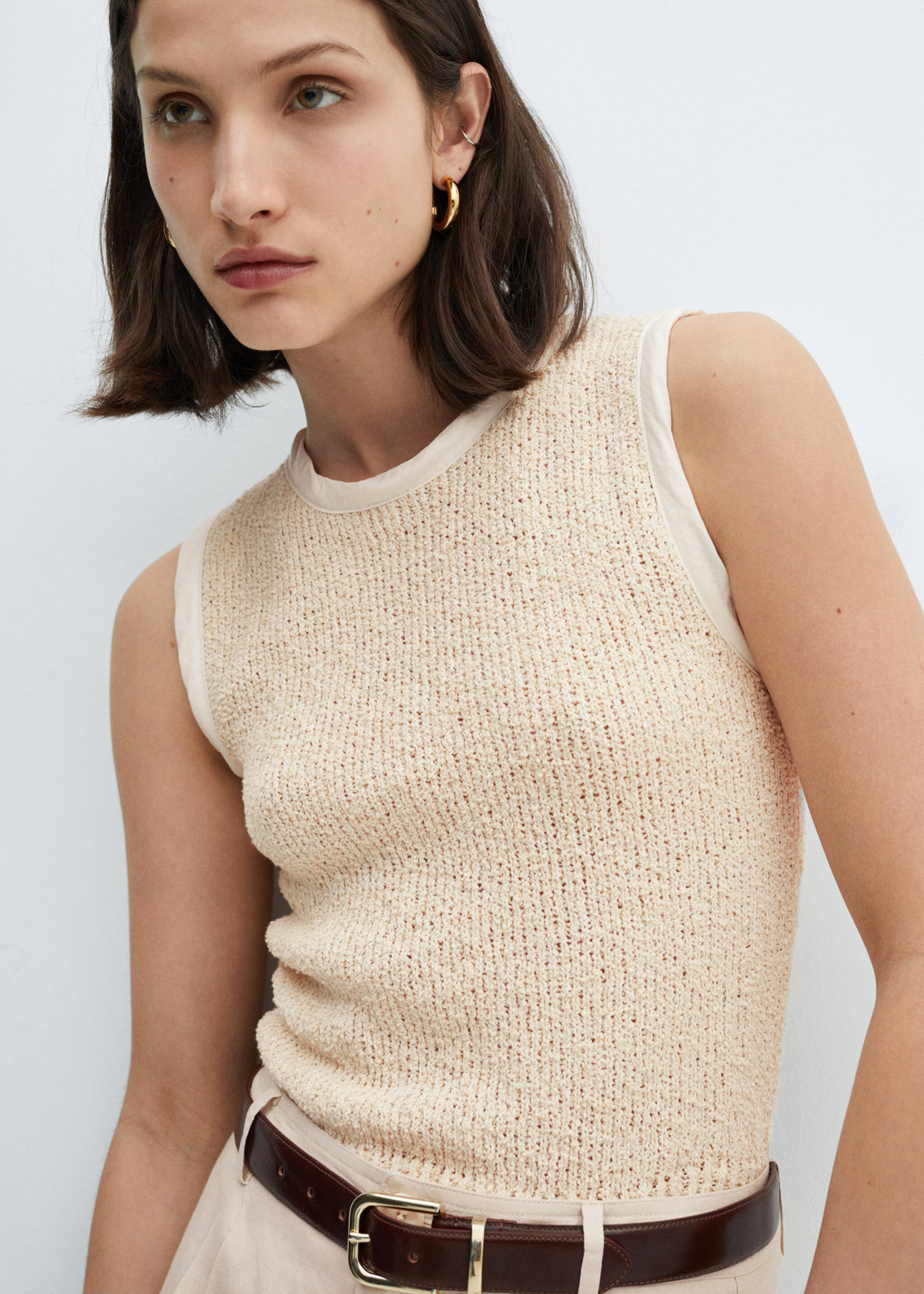 Top with contrasting finishes - Details of the article 1