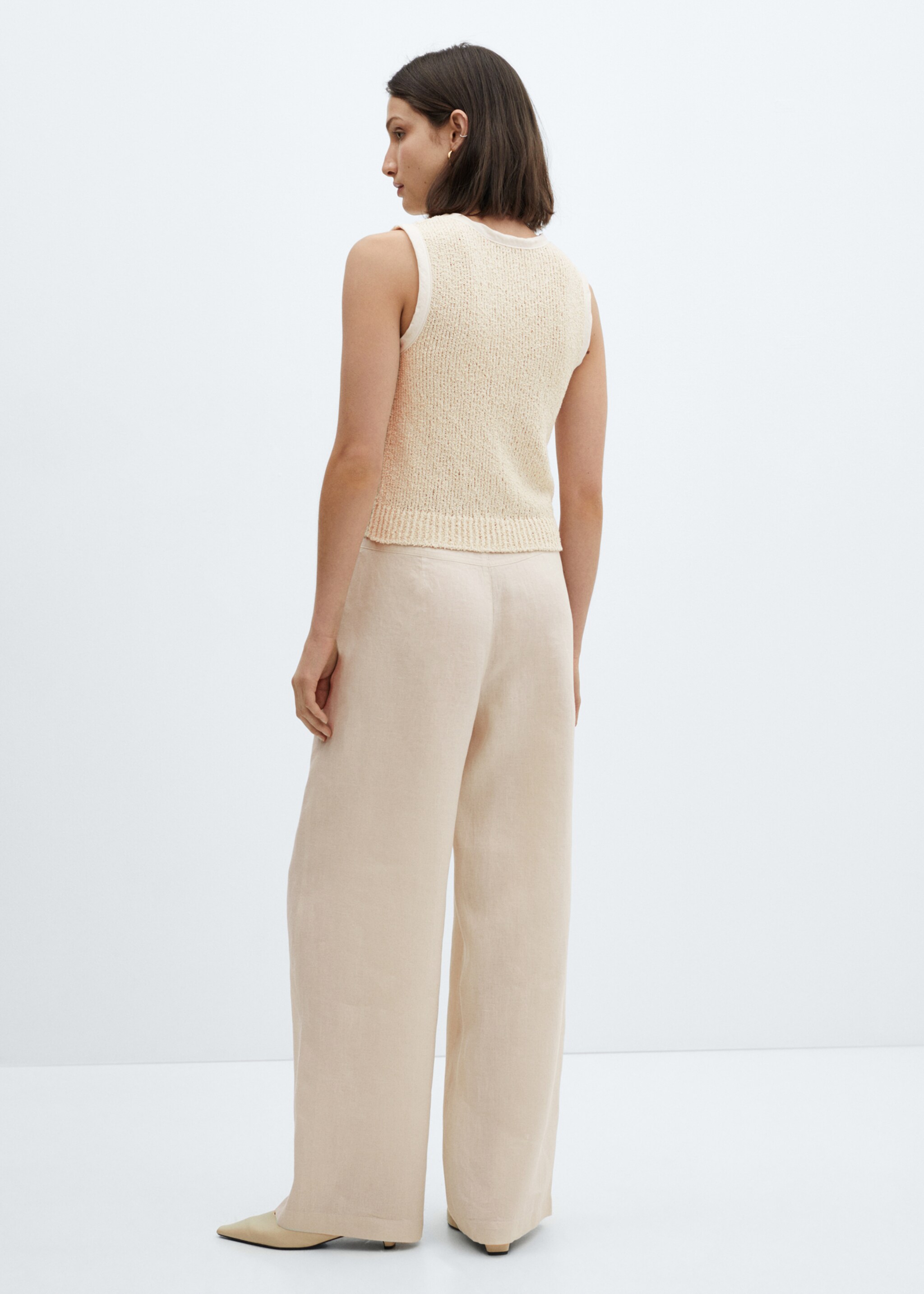 Top with contrasting finishes - Reverse of the article