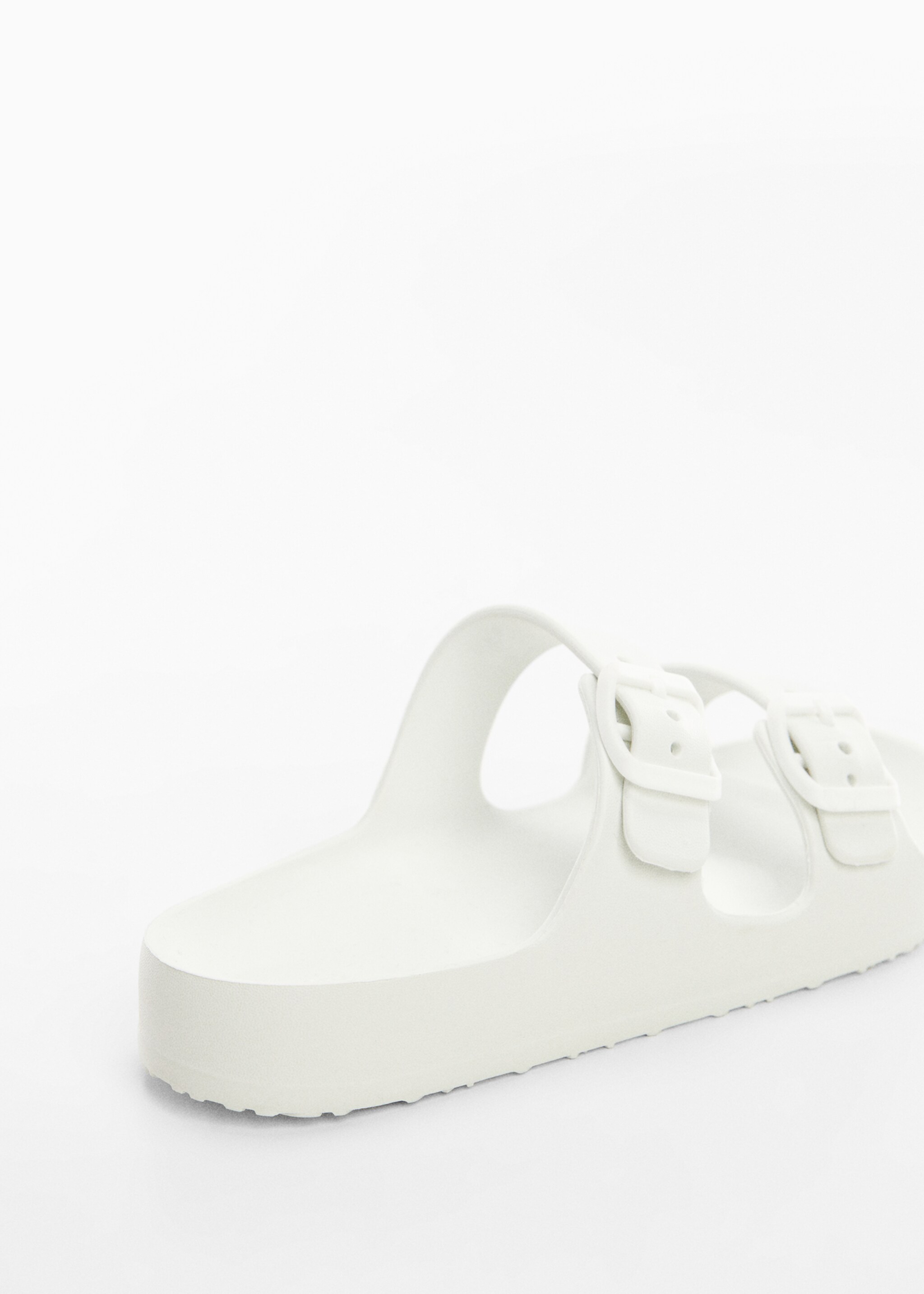 Chinelo com fivelas - Pormenor do artigo 1