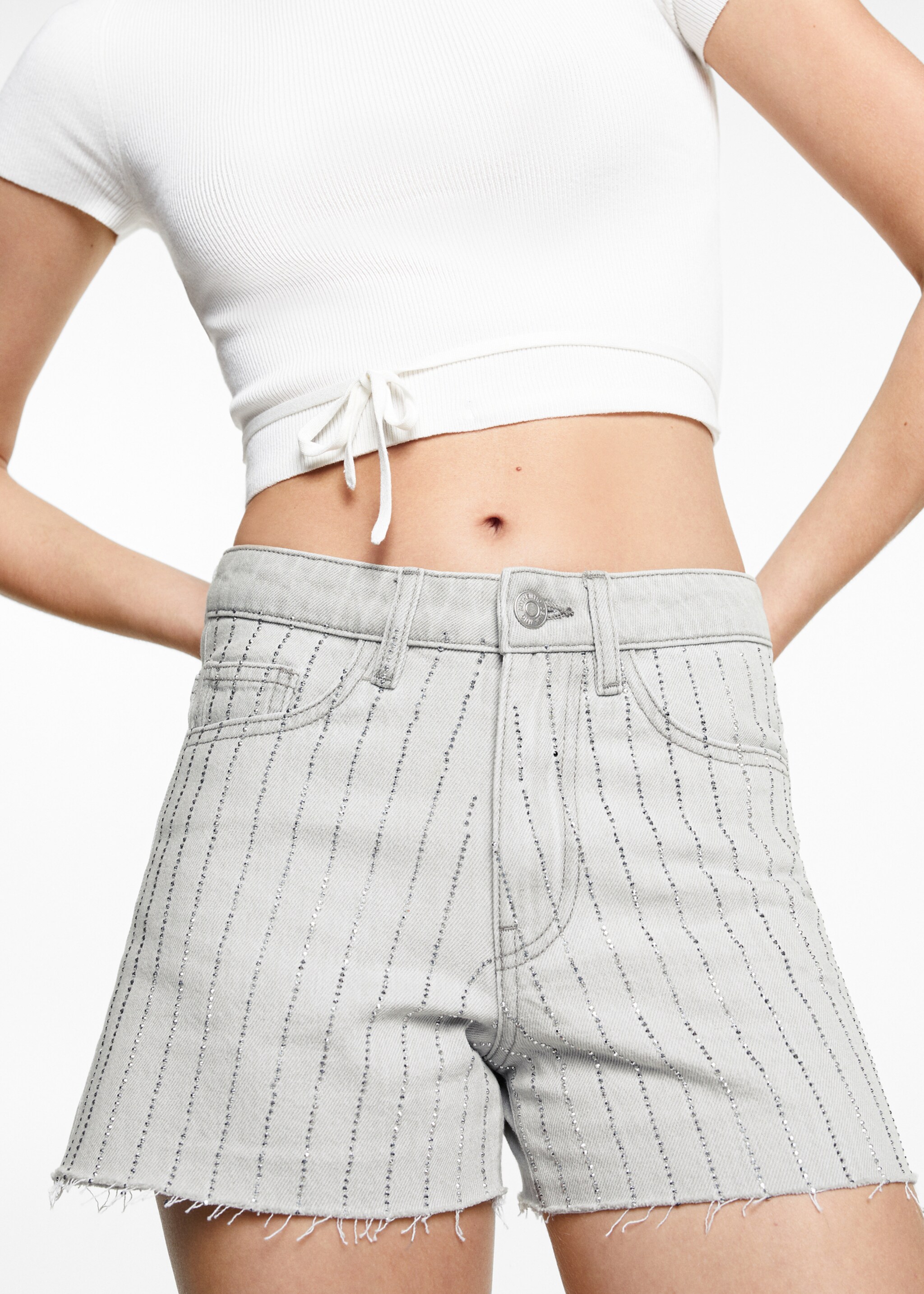 Shorts mit Glanz-Effekt - Detail des Artikels 6, Denim Grau. Ref: 67037722-00.