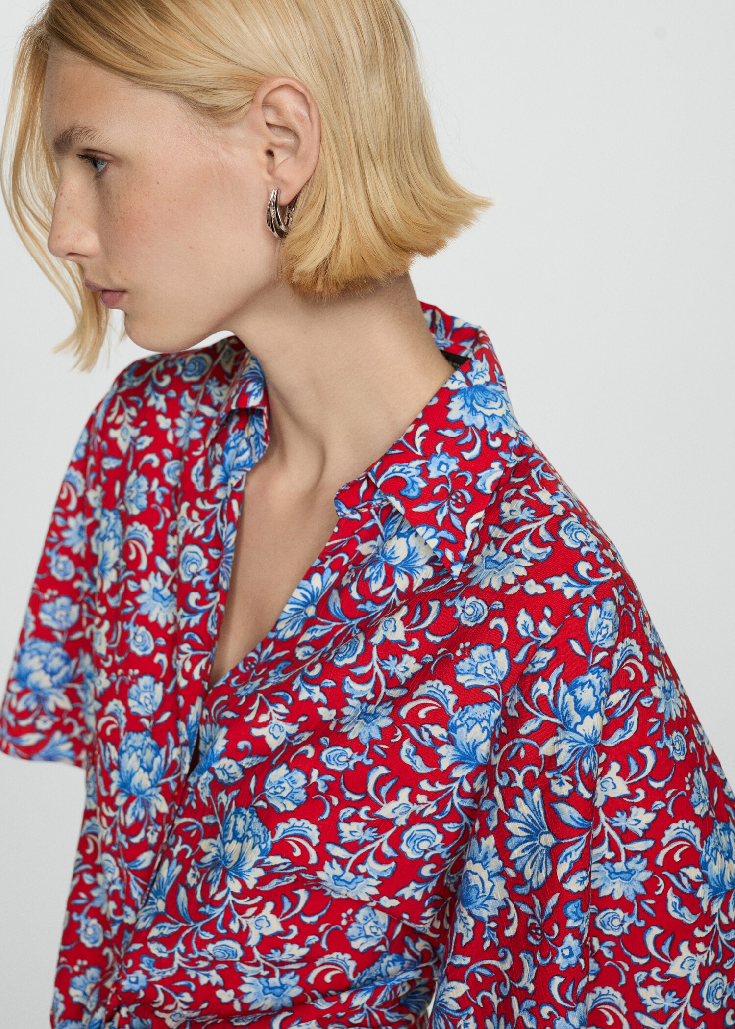 Floral-print shirt with knot detail - Details of the article 1