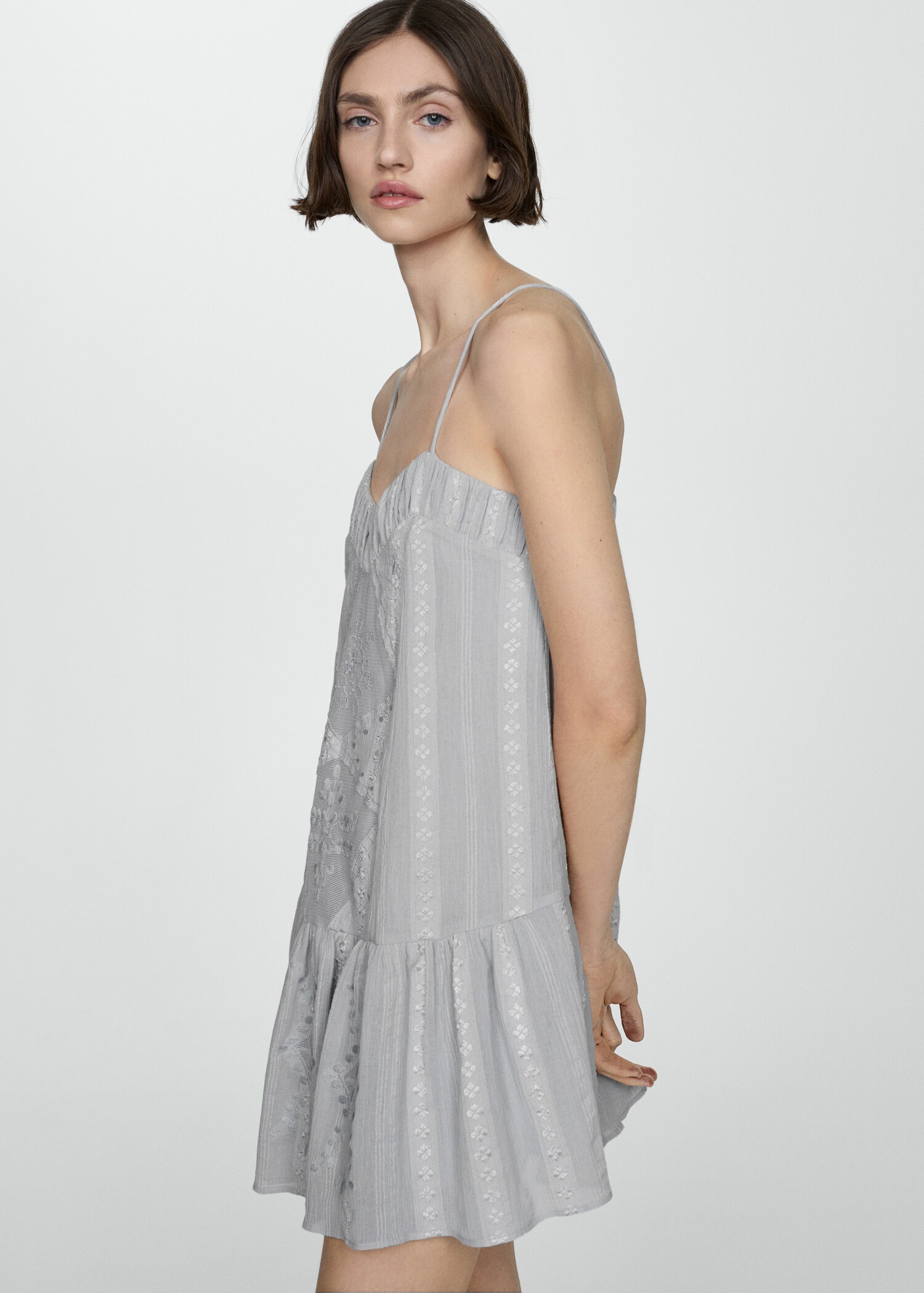 Embroidered dress with tassel detail - Medium plane