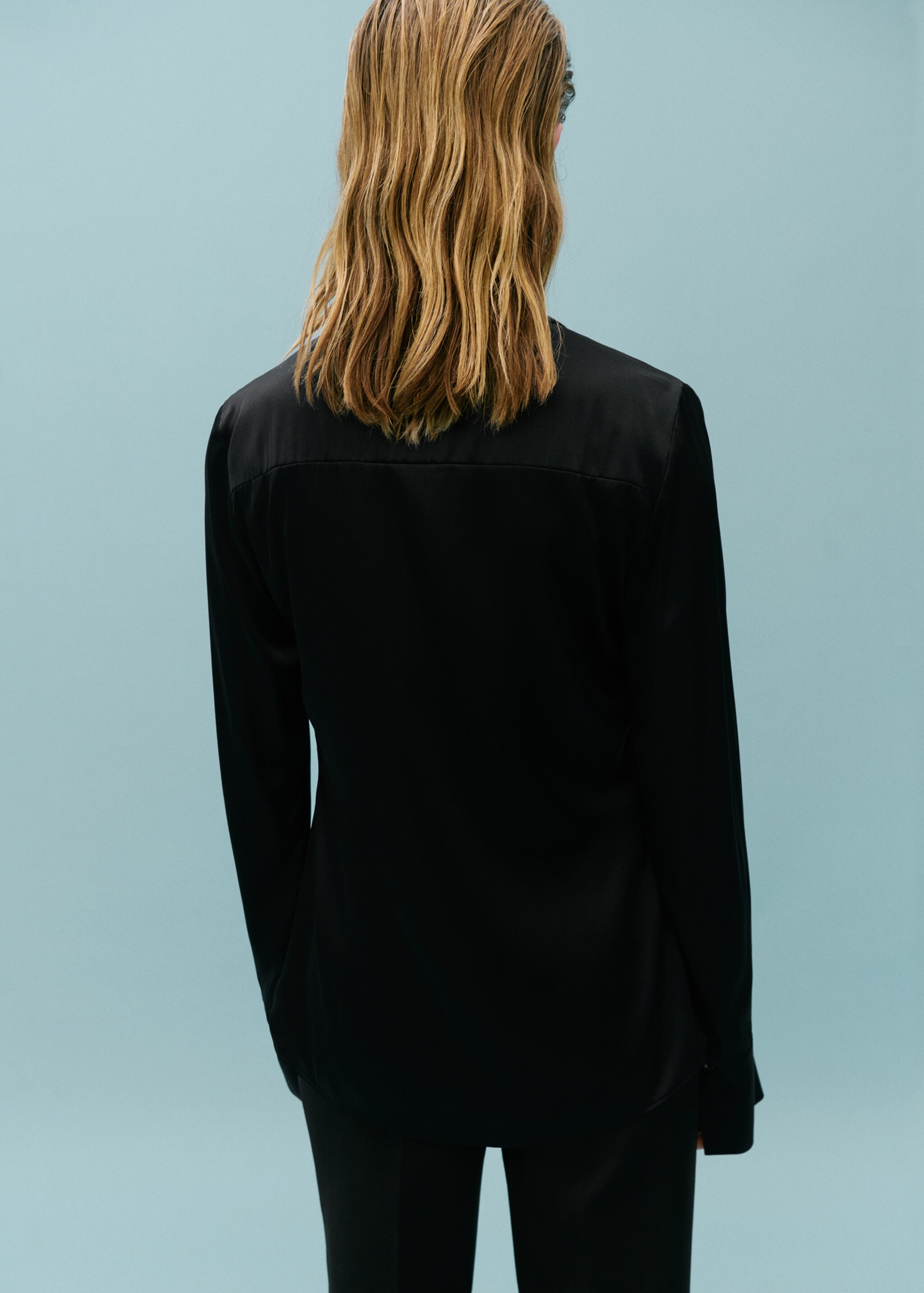 Satin silk shirt - Reverse of the article