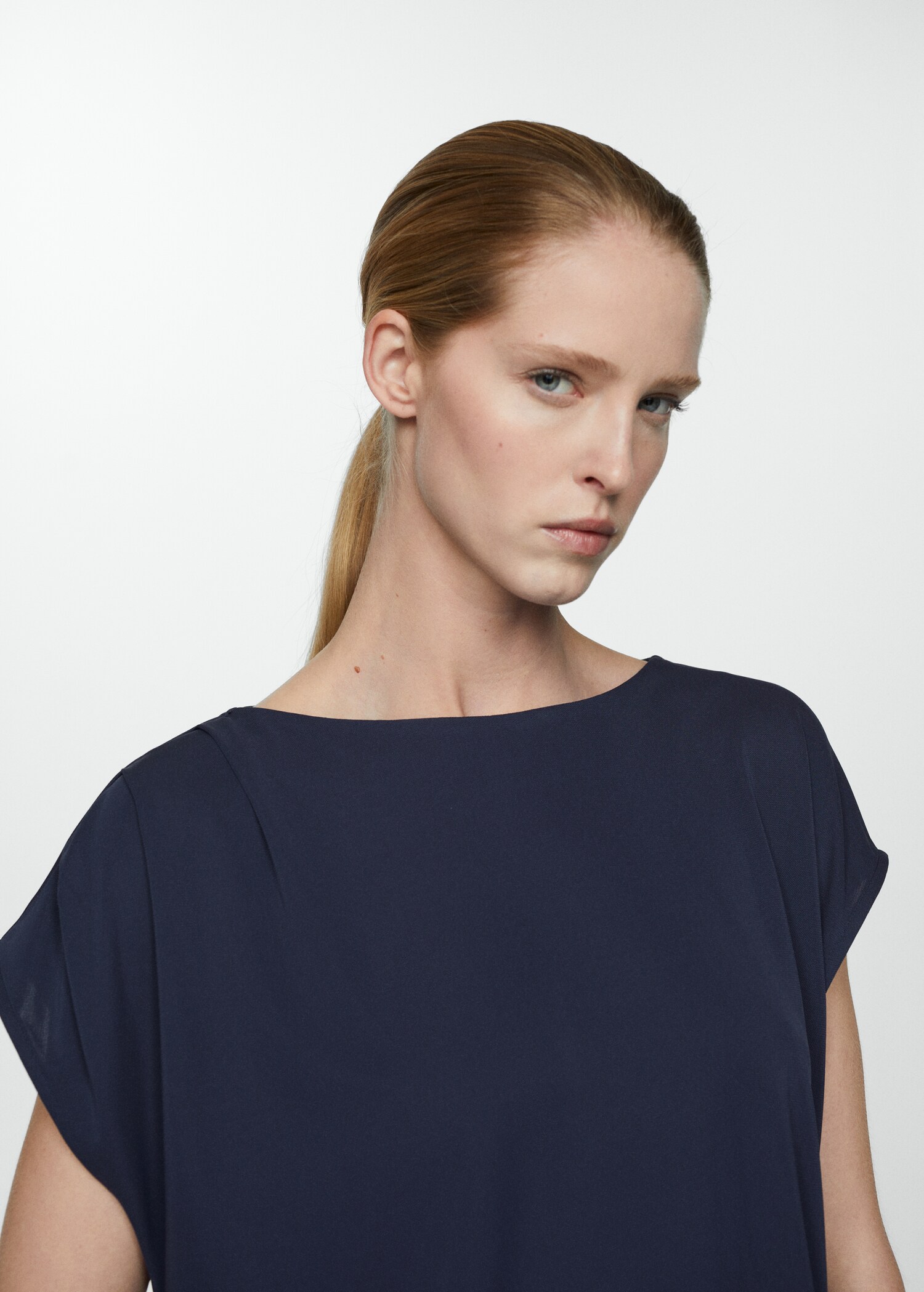 Oversized short-sleeved t-shirt - Details of the article 1