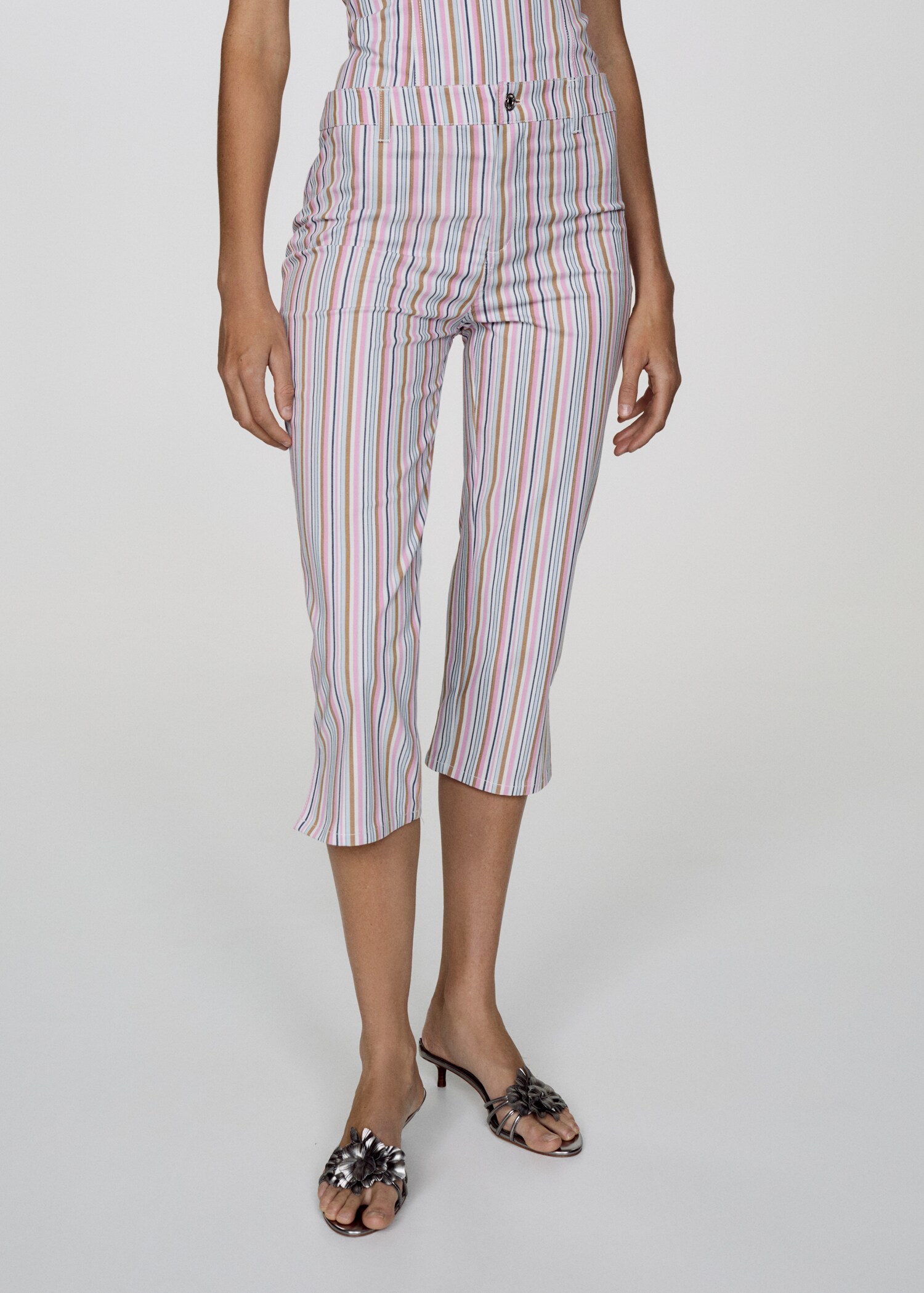 Randiga capri-jeans - Detaljer om artikeln 6
