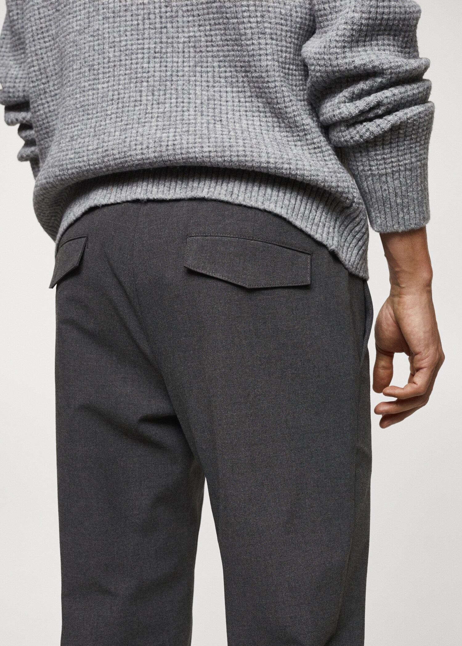 Slim-fit jogger trousers with drawstring - Details of the article 2